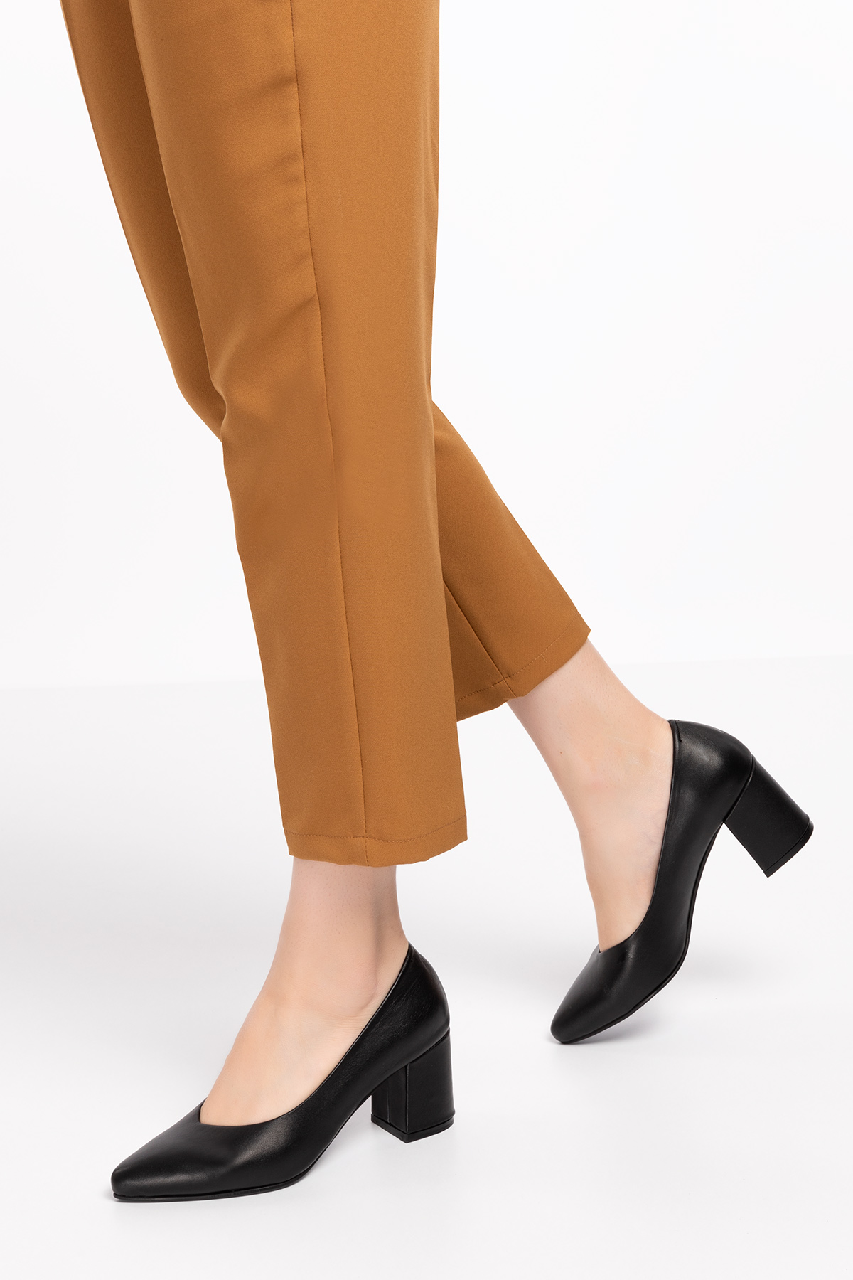 Gondol Kadın Hakiki Deri Klasik Topuklu Ayakkabı şhn.1930 - Görsel 3