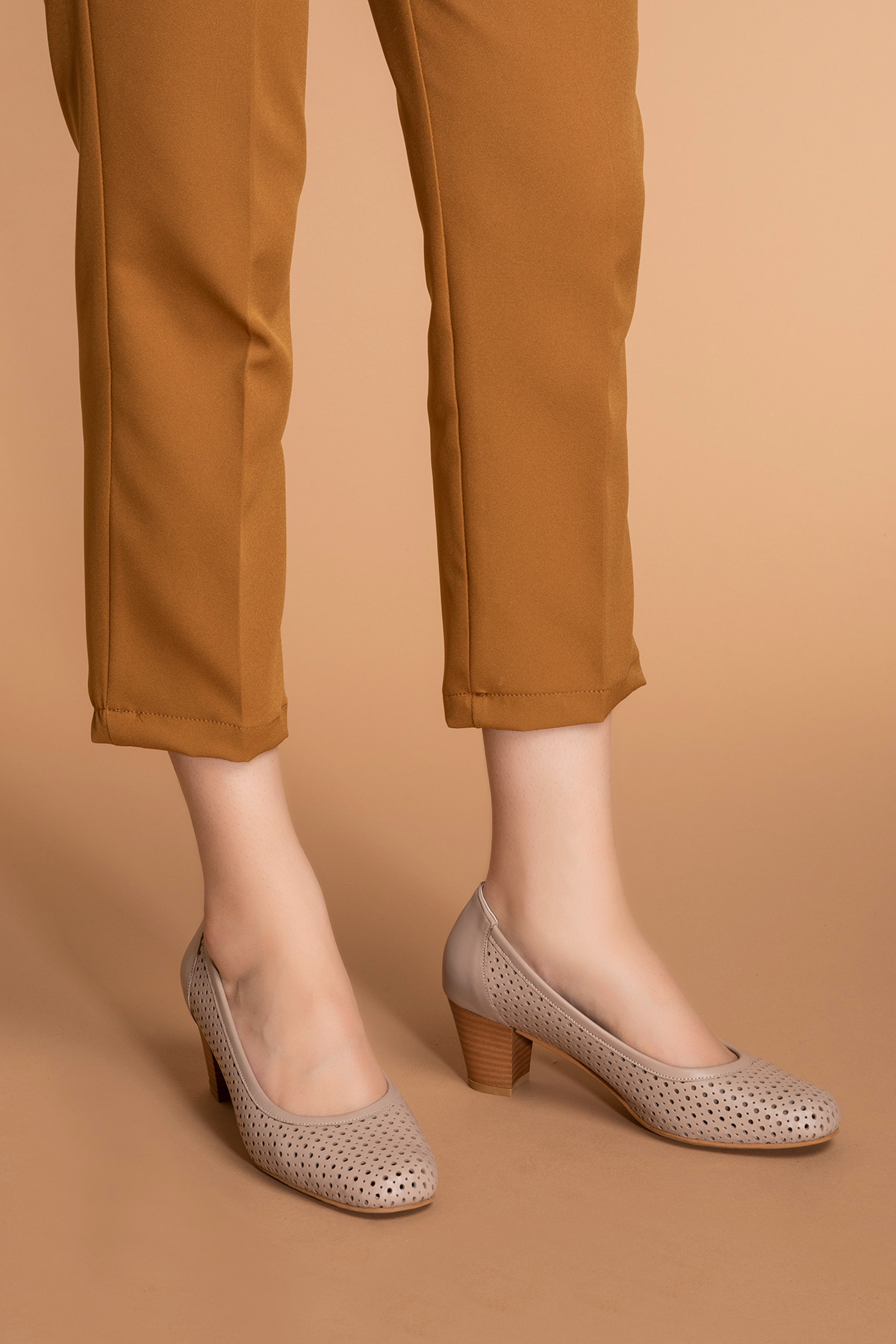 Gondol Hakiki Deri Klasik Topuklu Ayakkabı şhn.242y - Görsel 3