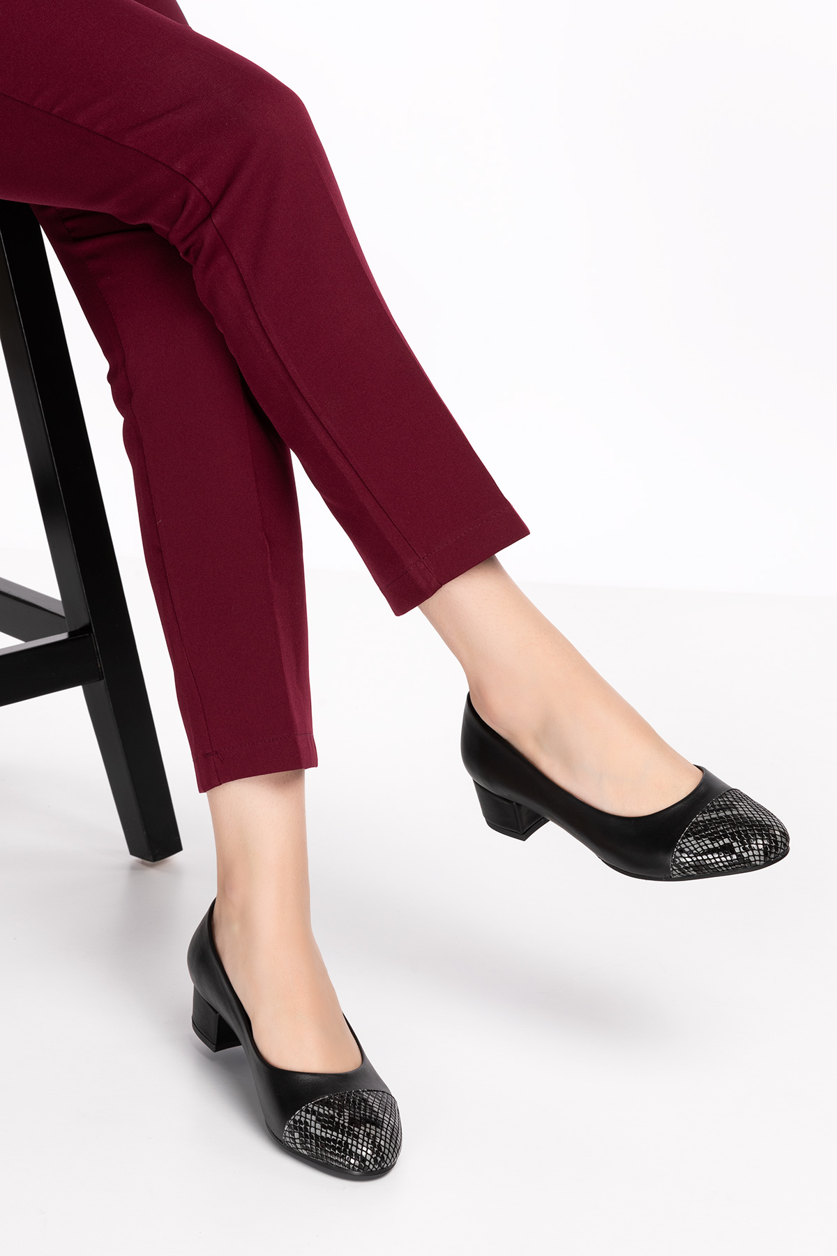 Gondol Hakiki Deri Yılan Desen Ayrıntılı Kısa Topuklu Ayakkabı vdt.377 - Görsel 2