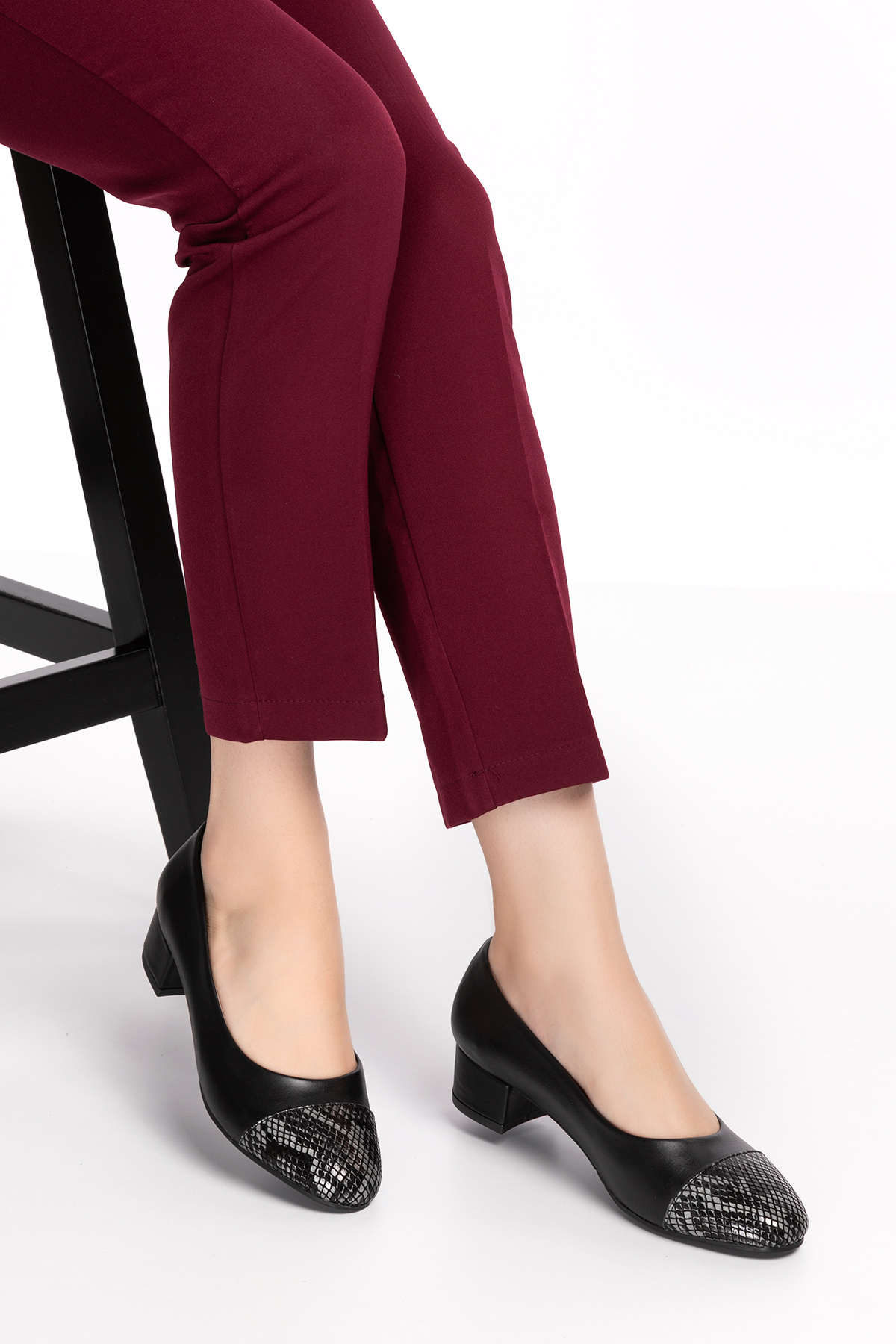 Gondol Hakiki Deri Yılan Desen Ayrıntılı Kısa Topuklu Ayakkabı vdt.377 - Görsel 4