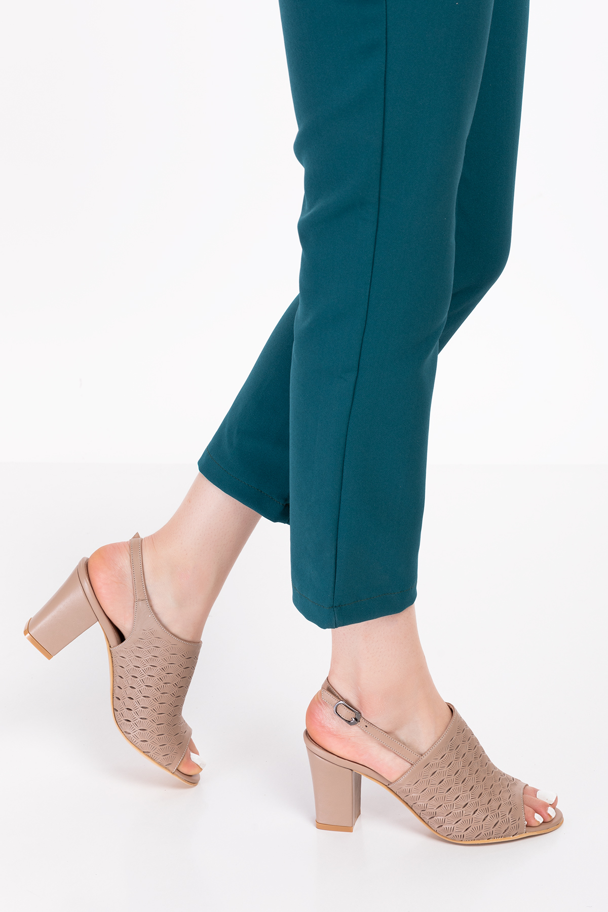 Gondol Kadın Hakiki Deri Lazer Kesim Klasik Topuklu Ayakkabı şhn.835 - Görsel 6