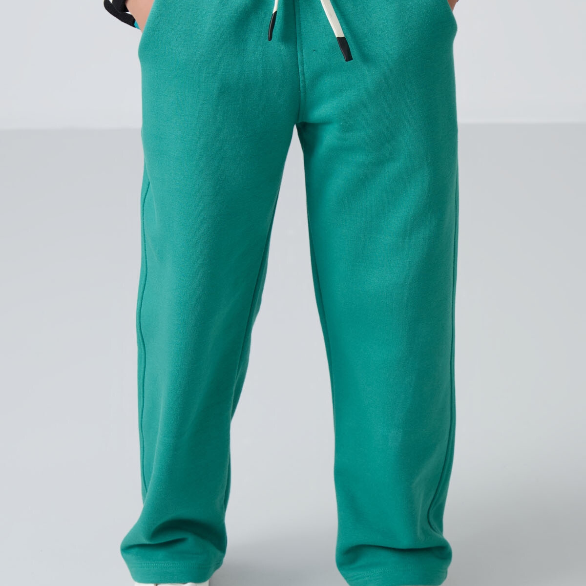 TOMMYLIFEDeniz Yeşil Pamuklu İçi Tüylü Yumuşak Dokulu Standart Fit Nakışlı Kız Çocuk Eşofman Alt - 75146