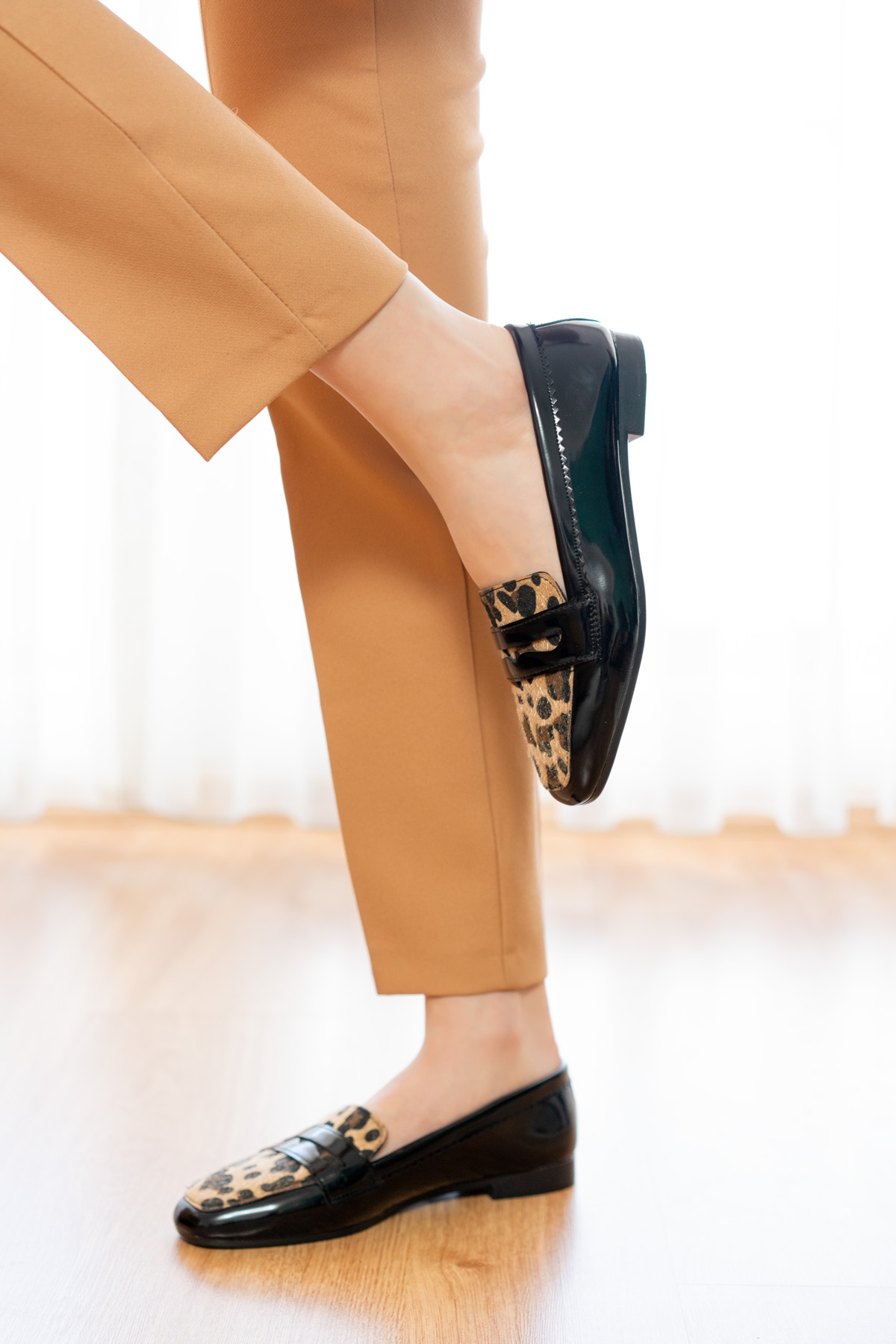 Fava Leopar Siyah Rugan ( 1 cm Topuklu ) Küt Burunlu Burun Babet - Görsel 5