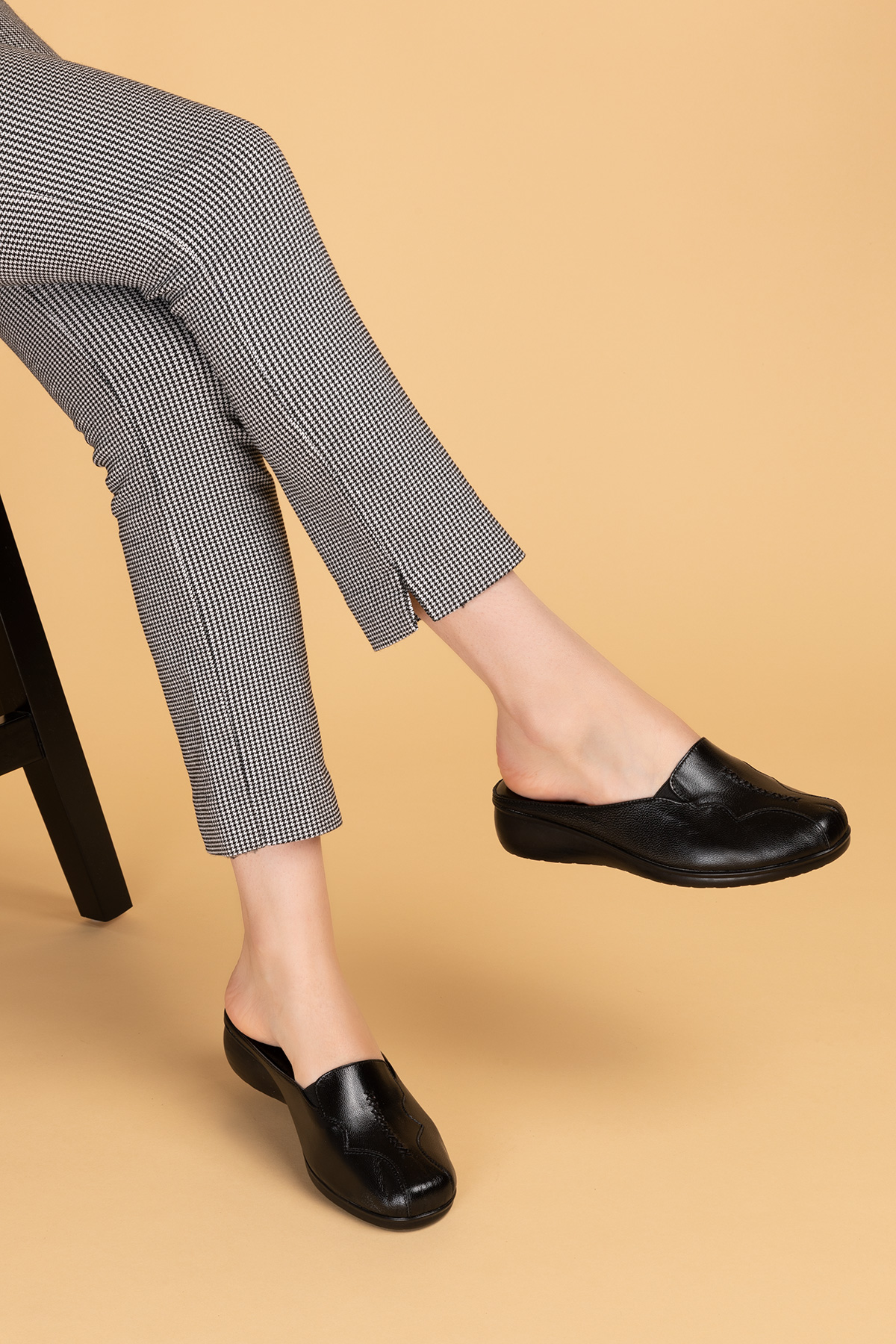 Gondol Hakiki Deri Ev Terliği ÖZL.324 - Görsel 2