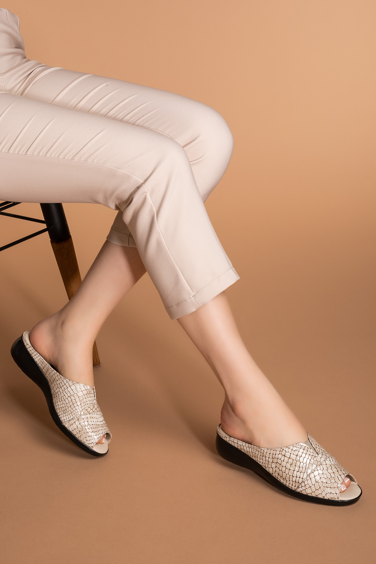 Gondol Hakiki Deri Çeyizlik Kadın Terlik özl.326 - Görsel 3