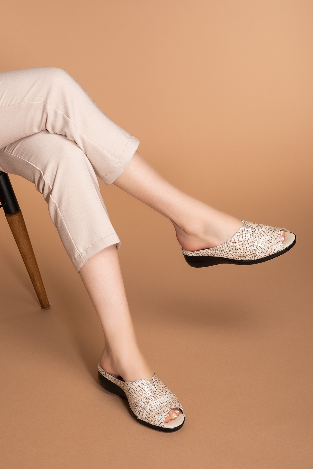 Gondol Hakiki Deri Çeyizlik Kadın Terlik özl.326 - Görsel 4