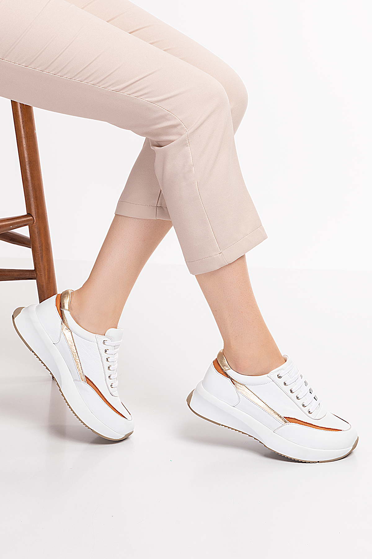 Gondol Içi Dışı Hakiki Deri Anatomik Taban Spor Ayakkabı gndl.562 - Görsel 2