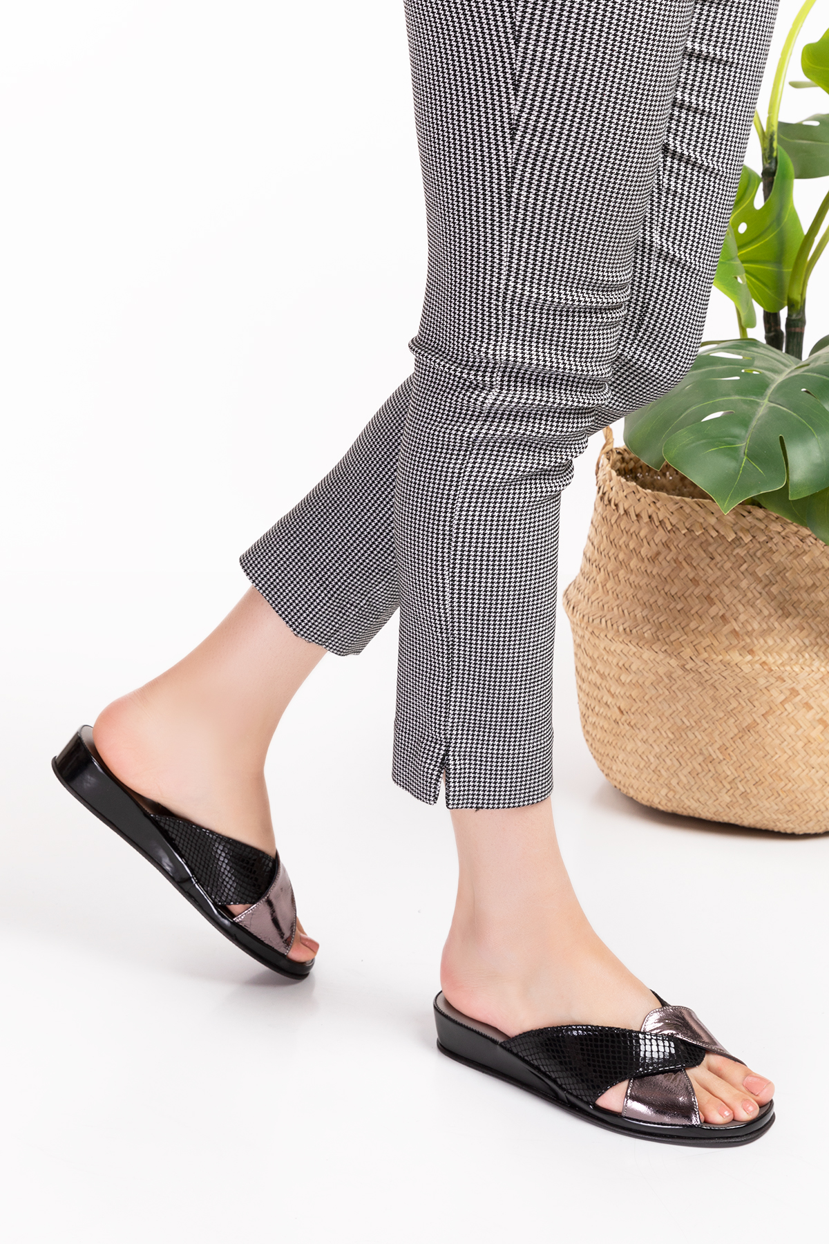 Gondol Hakiki Deri Şık Ev Terliği Blc.005 - Görsel 3