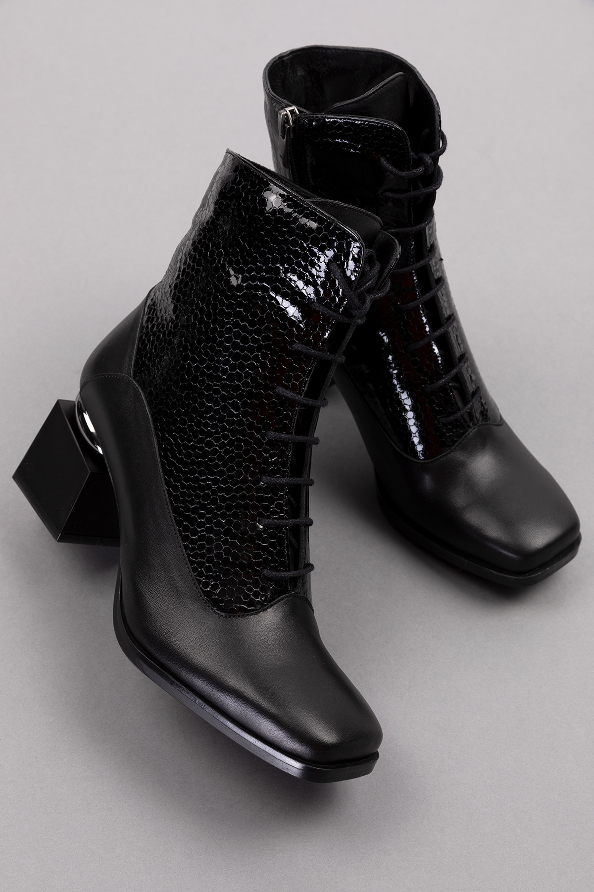 Gondol Kadın Hakiki Deri Yılan Detaylı Orta Boy Topuk Bot Ast.506 - Görsel 3