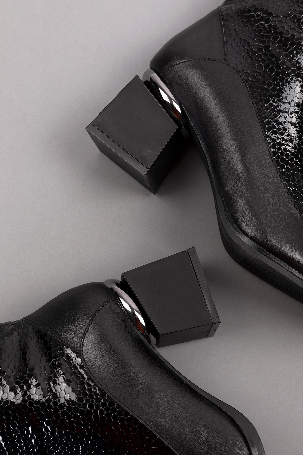 Gondol Kadın Hakiki Deri Yılan Detaylı Orta Boy Topuk Bot Ast.506 - Görsel 4