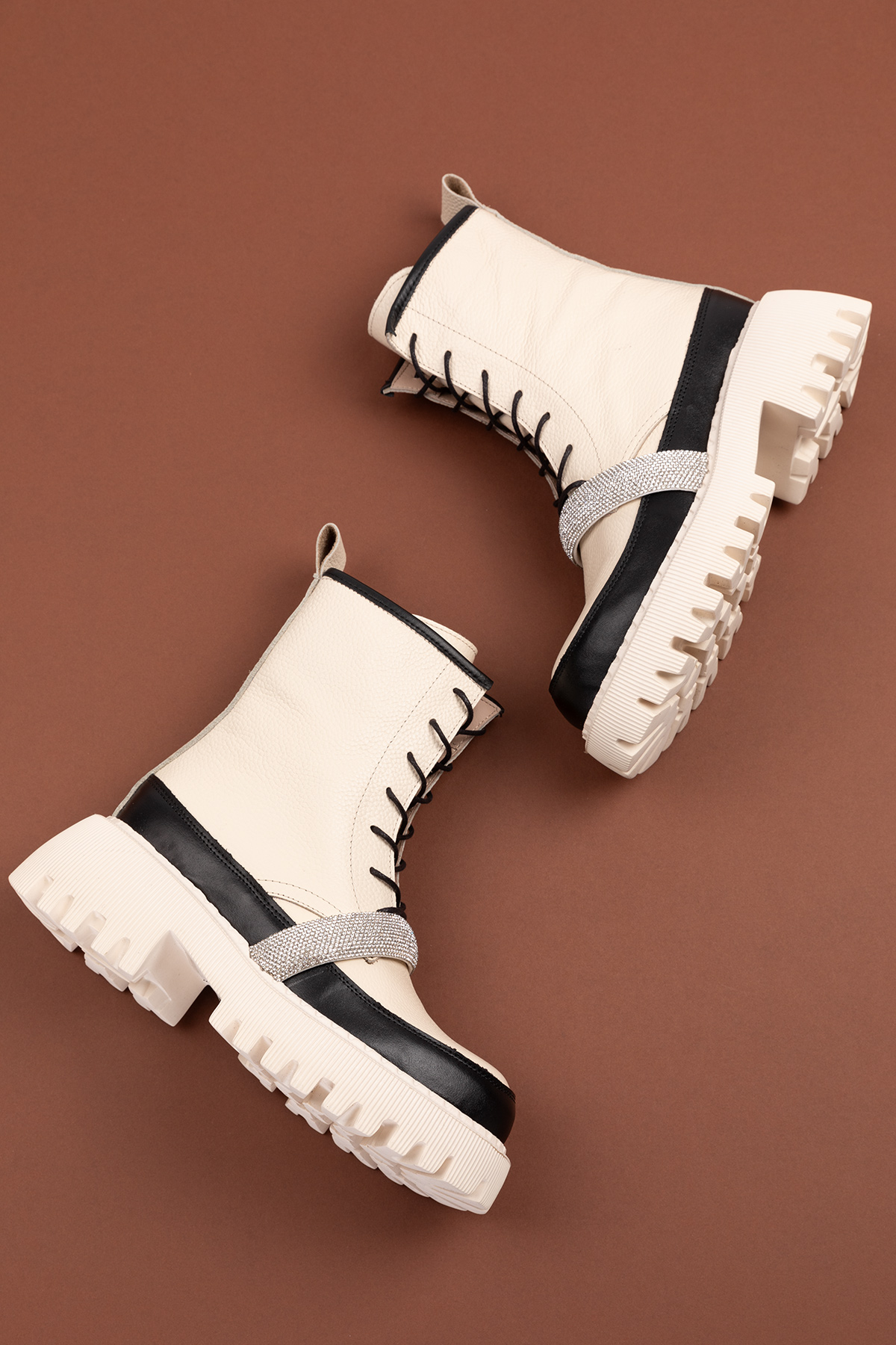 Gondol Kadın Hakiki Deri Kalın Topuklu Hafif Taş Detaylı Şık Bot rg.88222 - Görsel 8