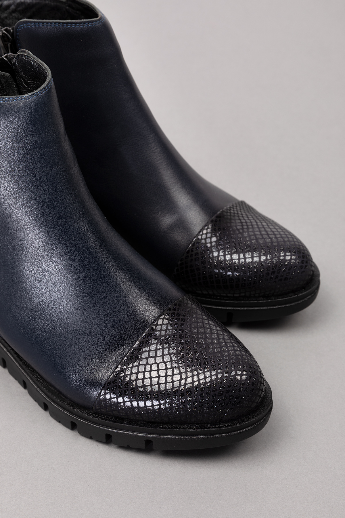 Gondol Kadın Hakiki Deri Petek Detaylı Bot elnr.1450 - Görsel 4