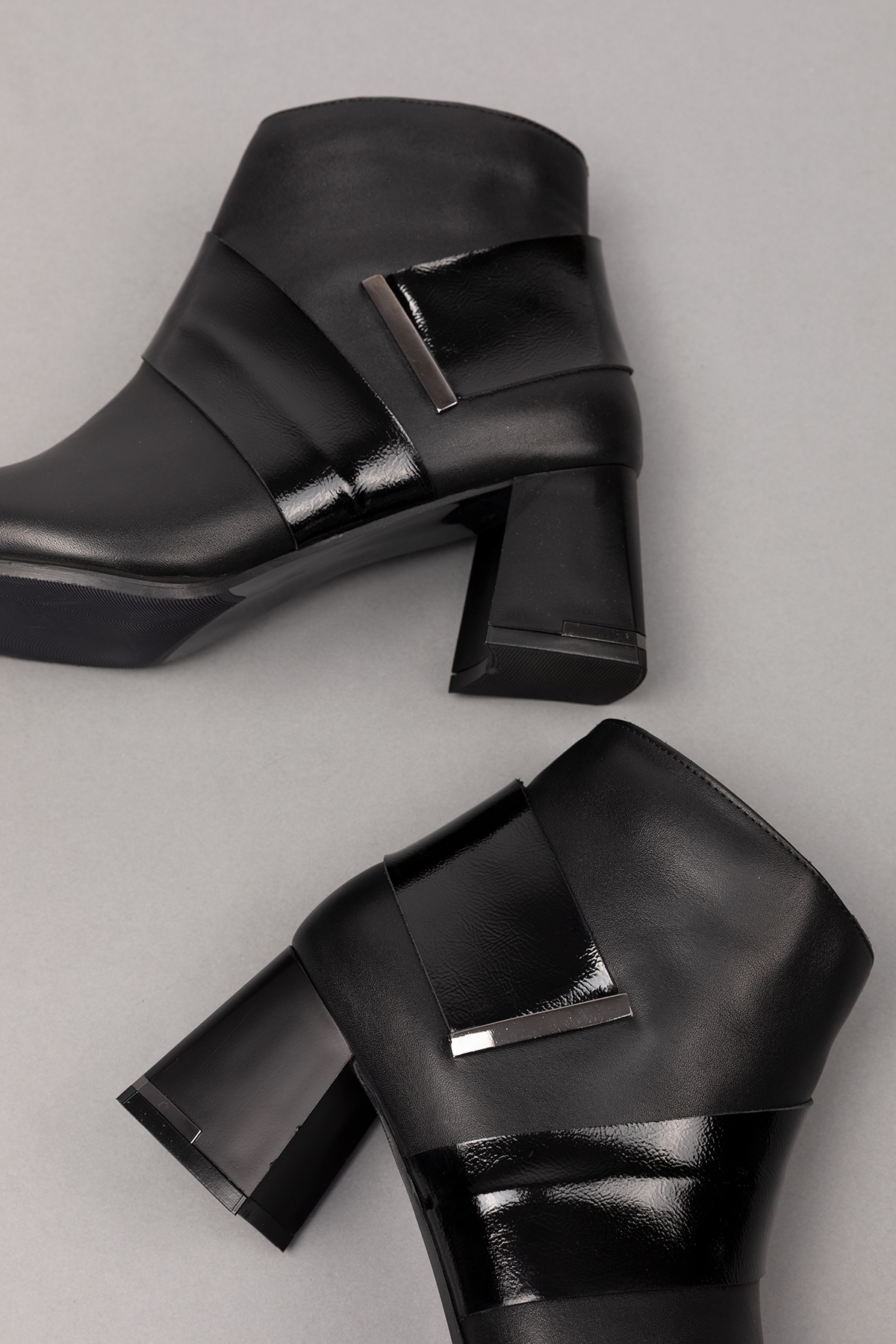 Gondol Kadın Hakiki Deri Rugan Detay Orta Boy Topuk Bot Ast.103 - Görsel 3