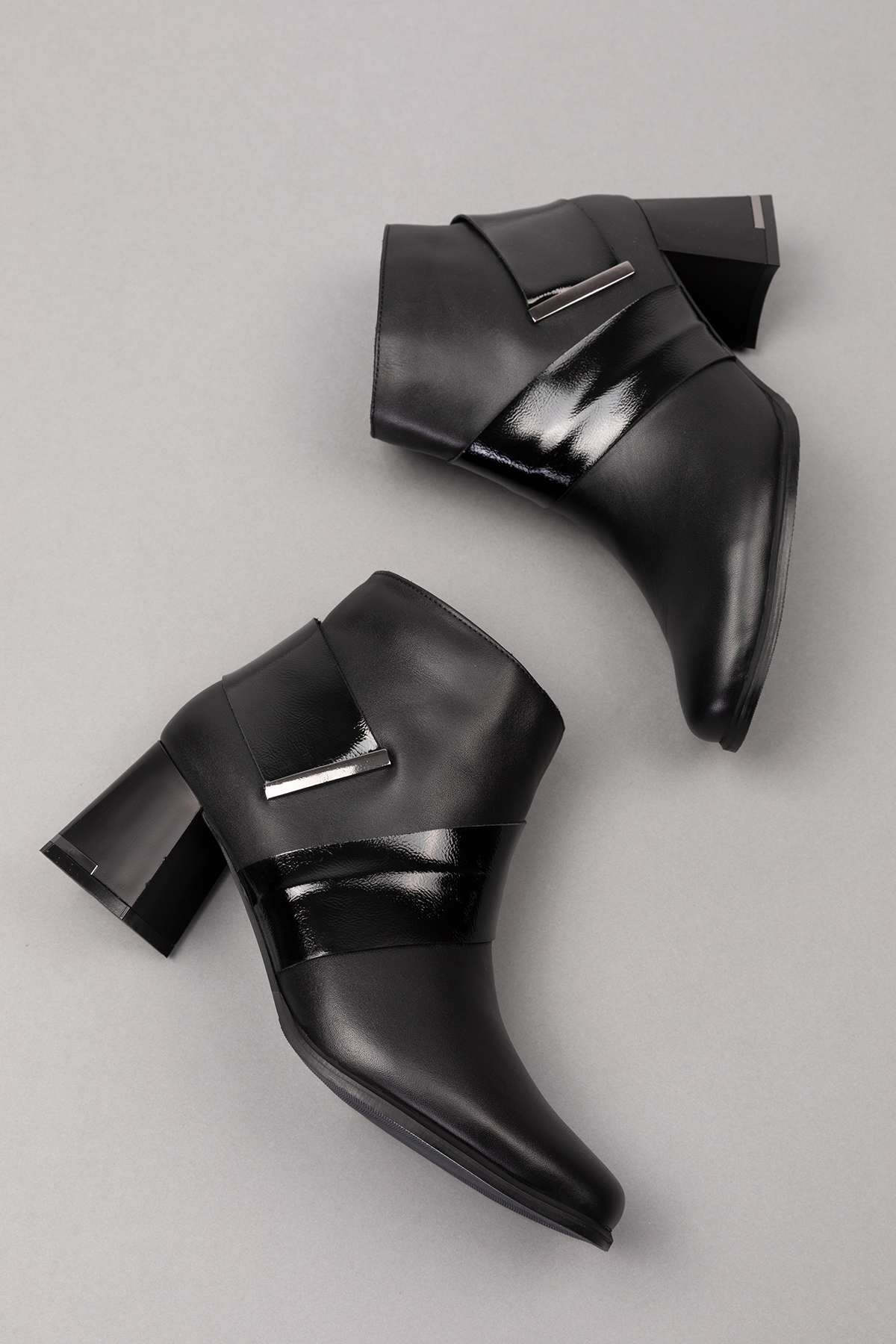 Gondol Kadın Hakiki Deri Rugan Detay Orta Boy Topuk Bot Ast.103 - Görsel 8