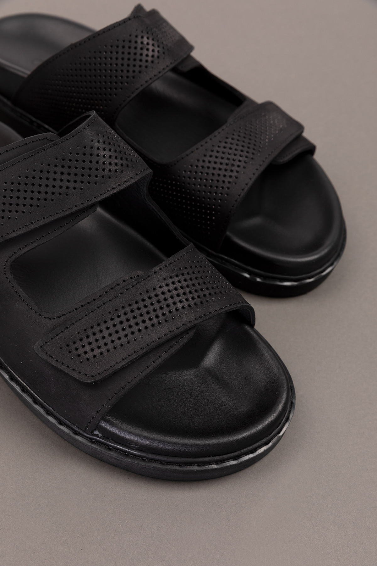 Gondol Erkek Hakiki Deri Cırtlı Ayarlanabilir Rahat Terlik esm.616 - Görsel 6