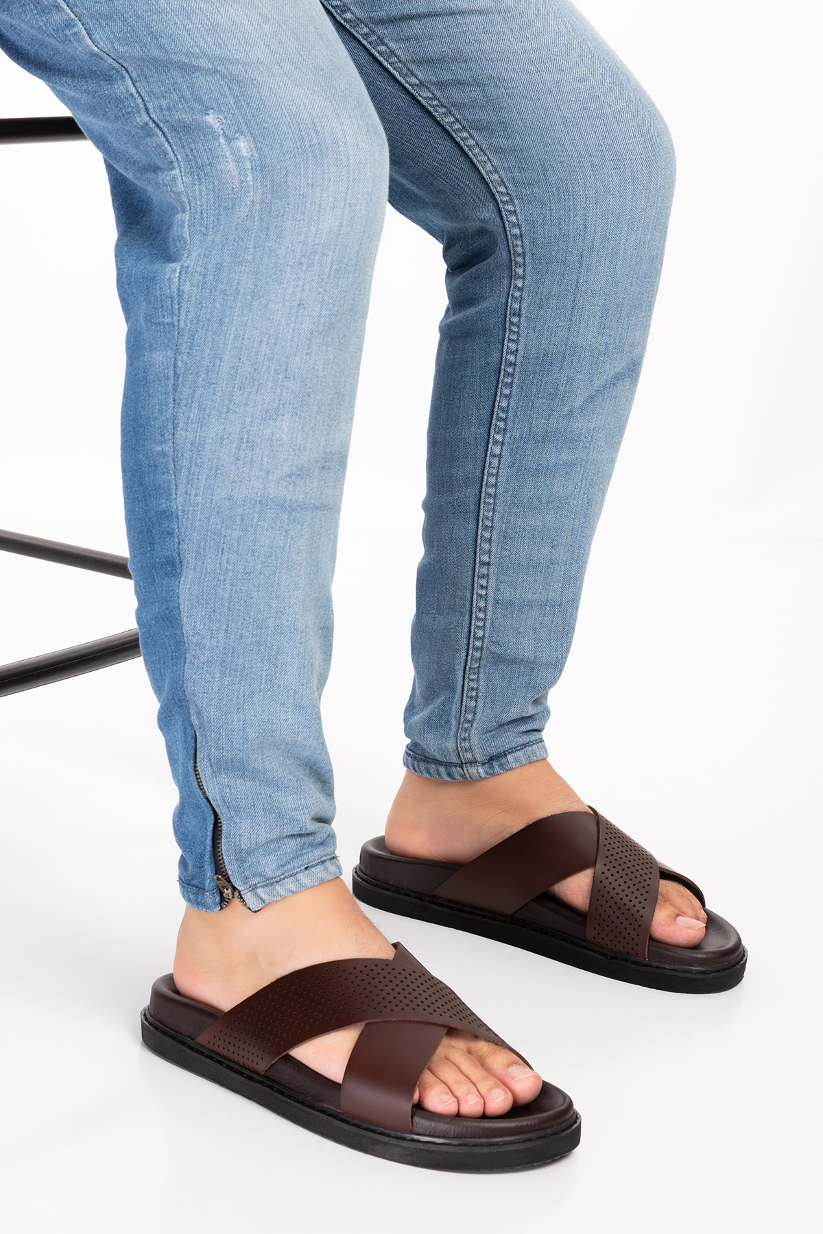 Gondol Erkek Hakiki Deri Çapraz Bant Klasik Terlik esm.2024 - Görsel 2