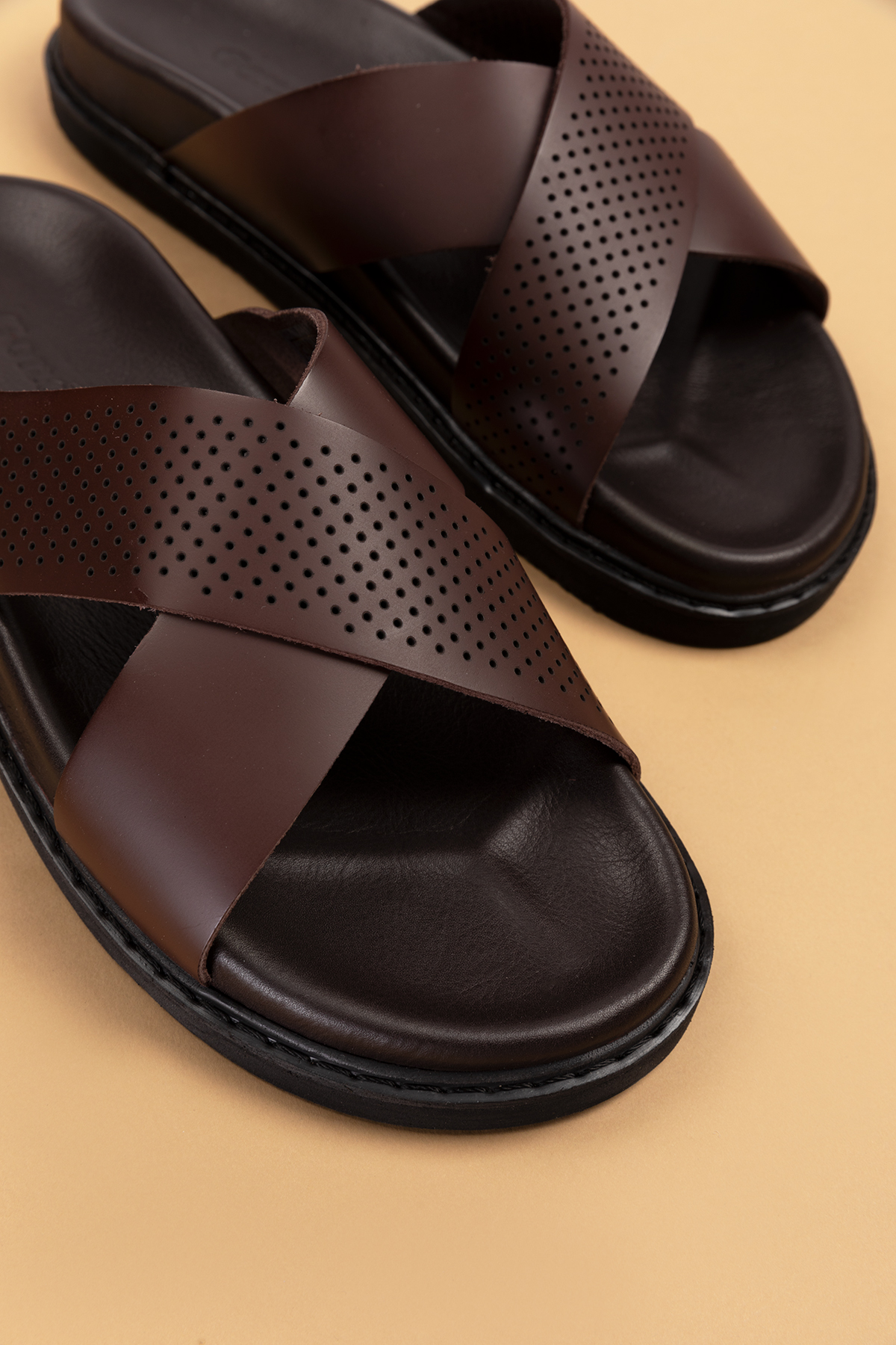 Gondol Erkek Hakiki Deri Çapraz Bant Klasik Terlik esm.2024 - Görsel 6