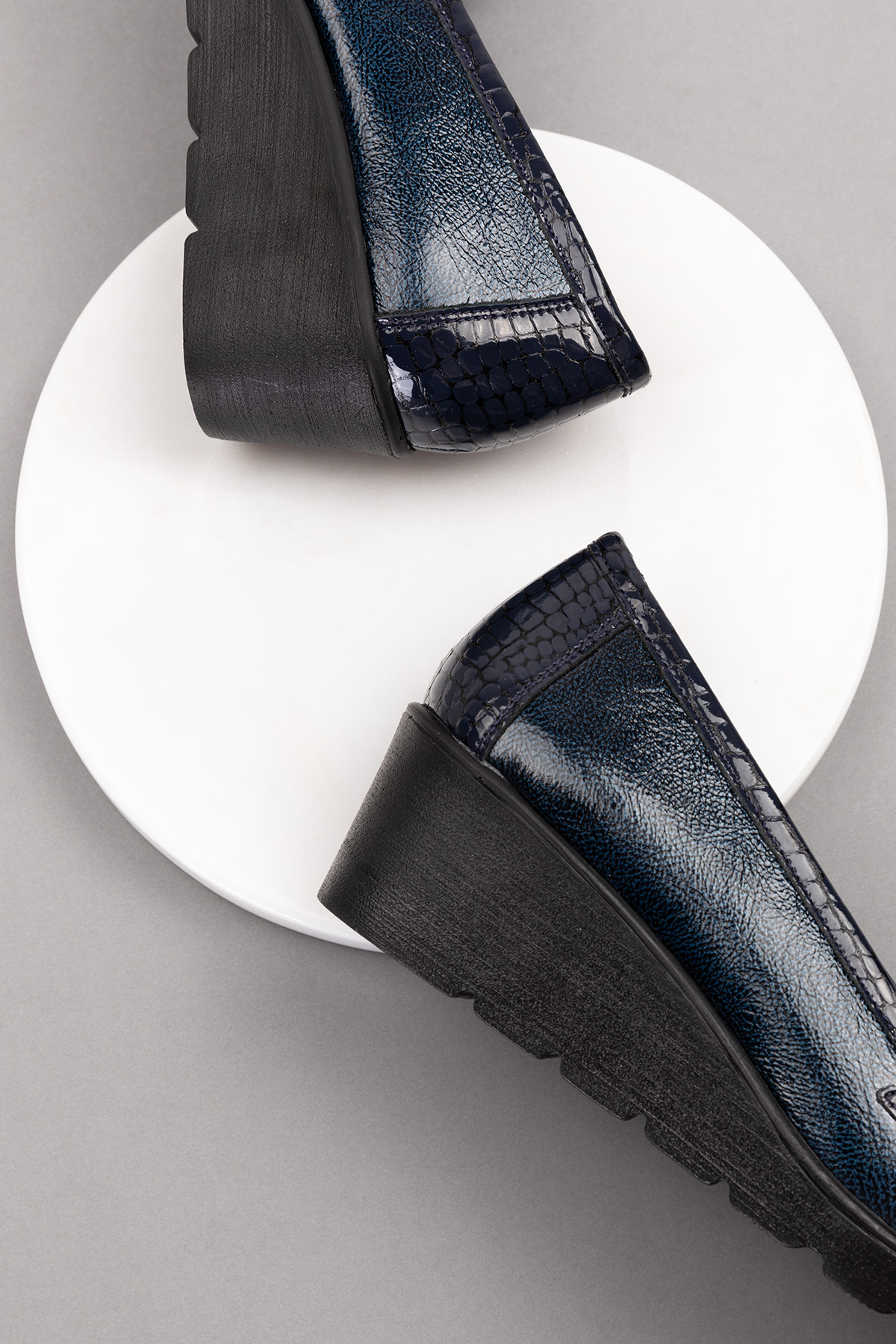 Gondol Kadın Hakiki Deri Dolgu Topuk Rahat Şık Anne Ayakkabısı ell.6821 - Görsel 3