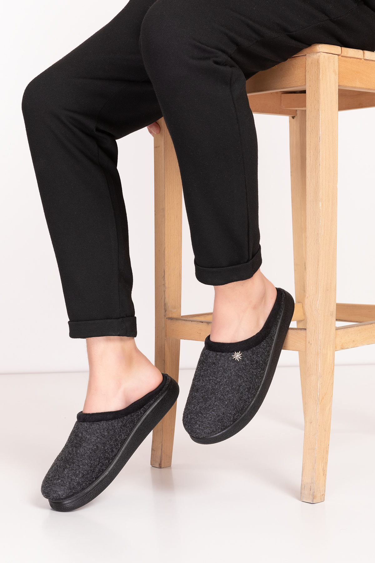 GONDOL İÇİ KÜRKLÜ RAHAT VE HAFİF EV TERLİĞİ EV.216 - Görsel 2