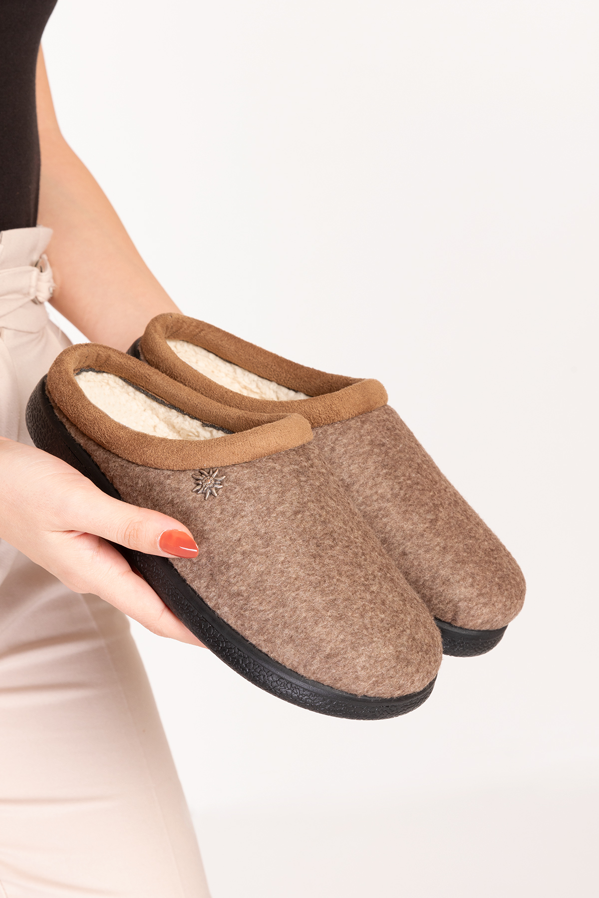 GONDOL İÇİ KÜRKLÜ RAHAT VE HAFİF EV TERLİĞİ EV.216 - Görsel 3