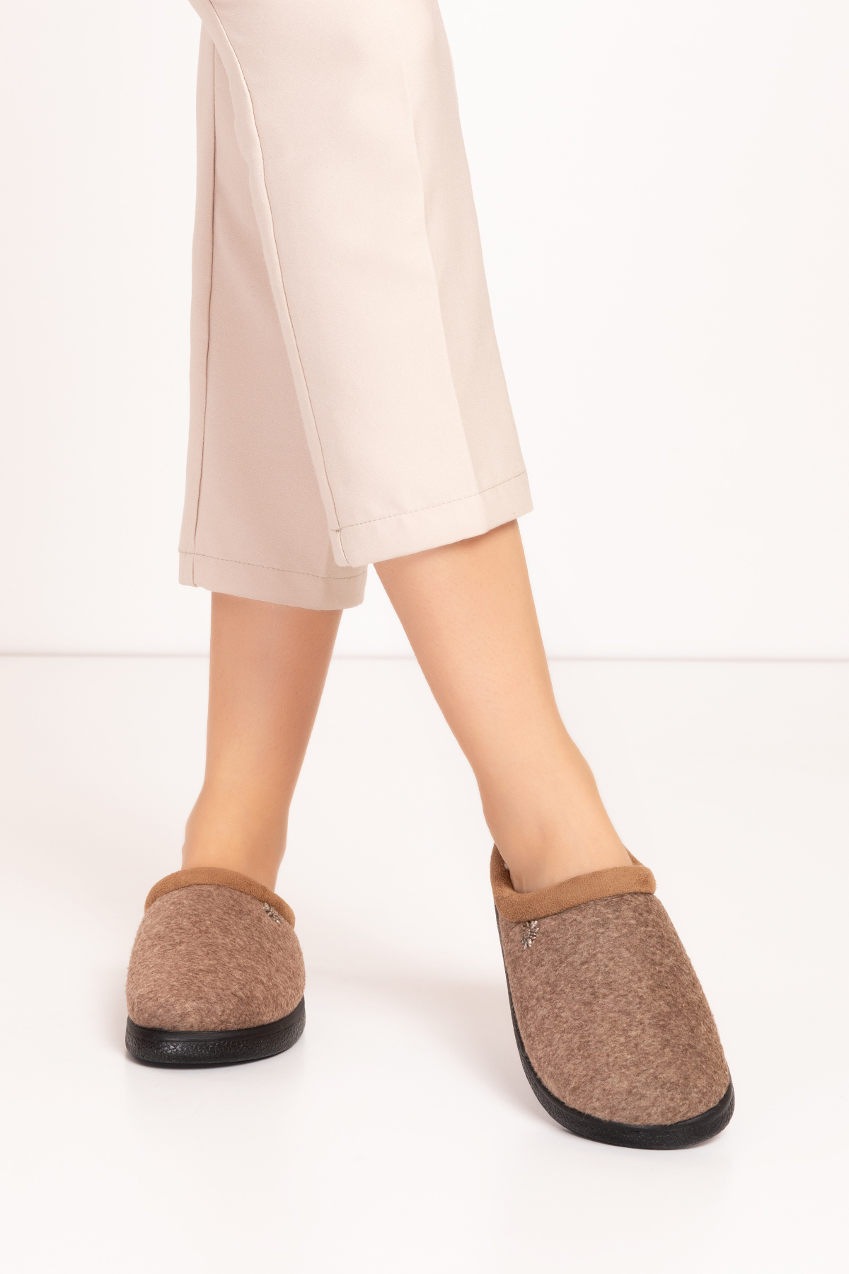 GONDOL İÇİ KÜRKLÜ RAHAT VE HAFİF EV TERLİĞİ EV.216 - Görsel 6