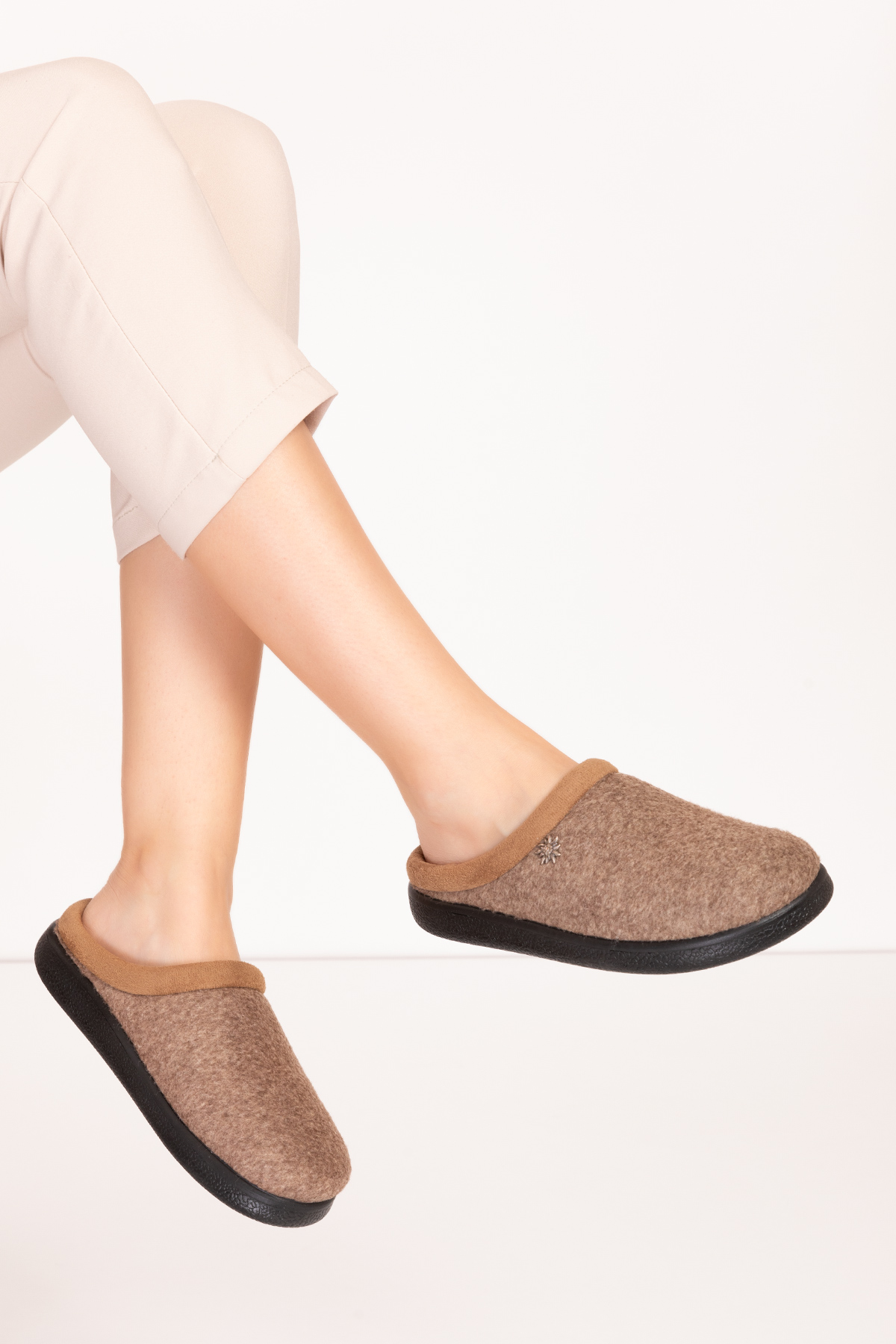 GONDOL İÇİ KÜRKLÜ RAHAT VE HAFİF EV TERLİĞİ EV.216 - Görsel 7