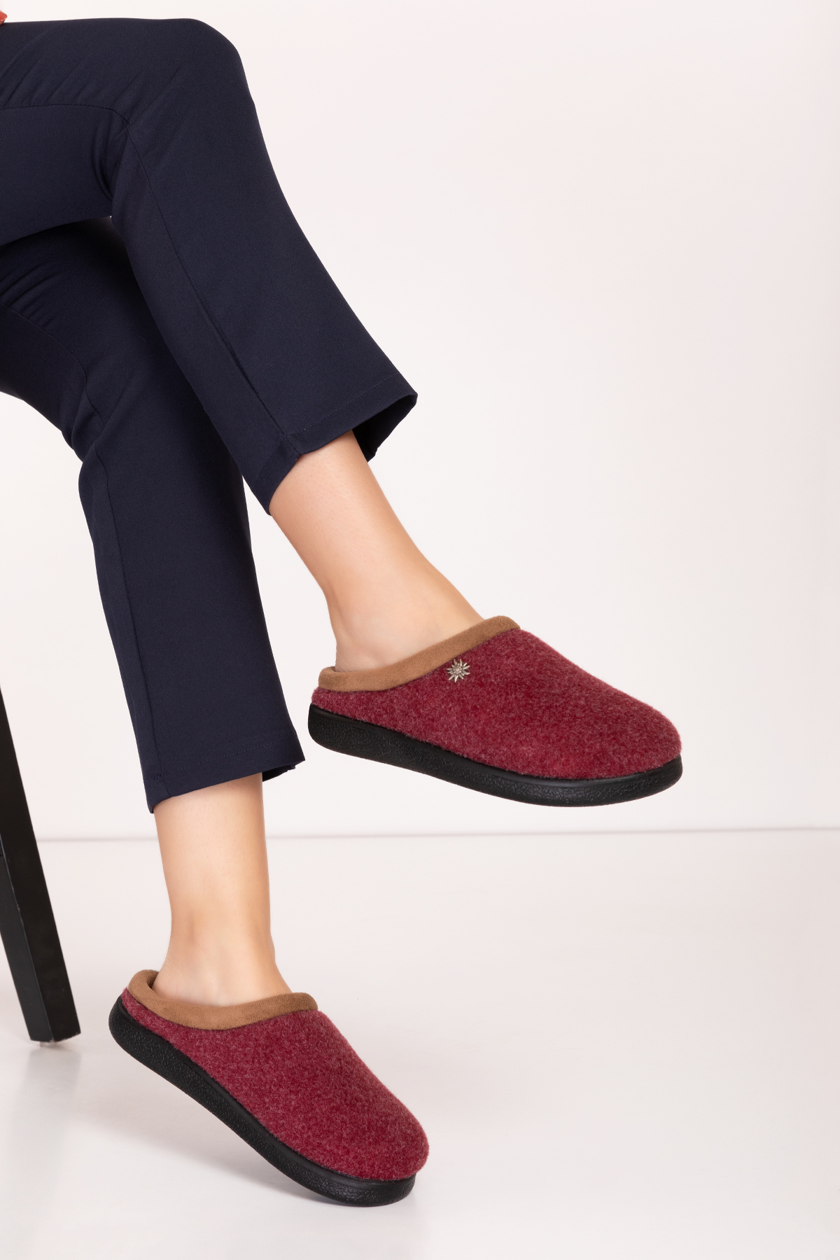 GONDOL İÇİ KÜRKLÜ RAHAT VE HAFİF EV TERLİĞİ EV.216 - Görsel 2