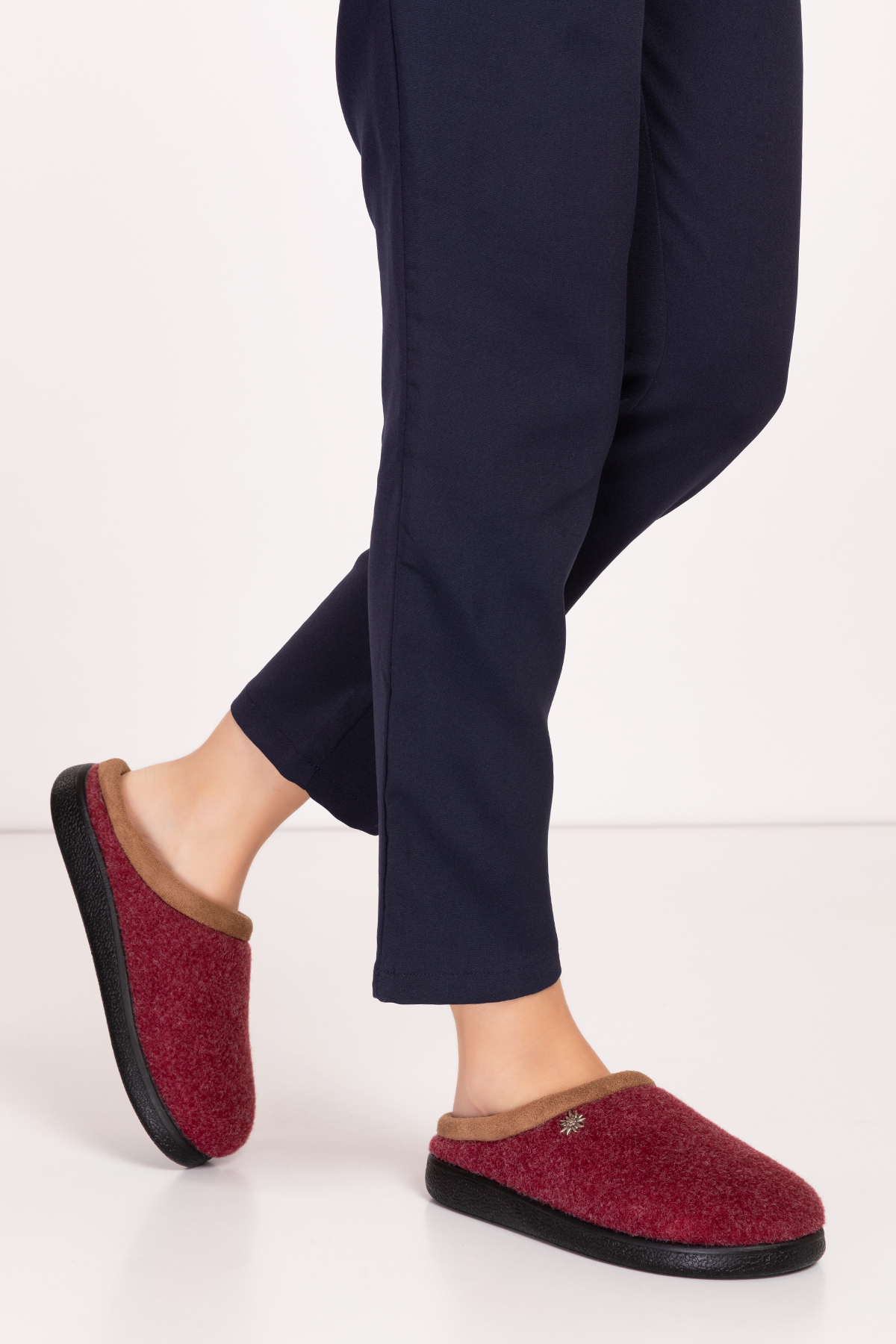 GONDOL İÇİ KÜRKLÜ RAHAT VE HAFİF EV TERLİĞİ EV.216 - Görsel 3