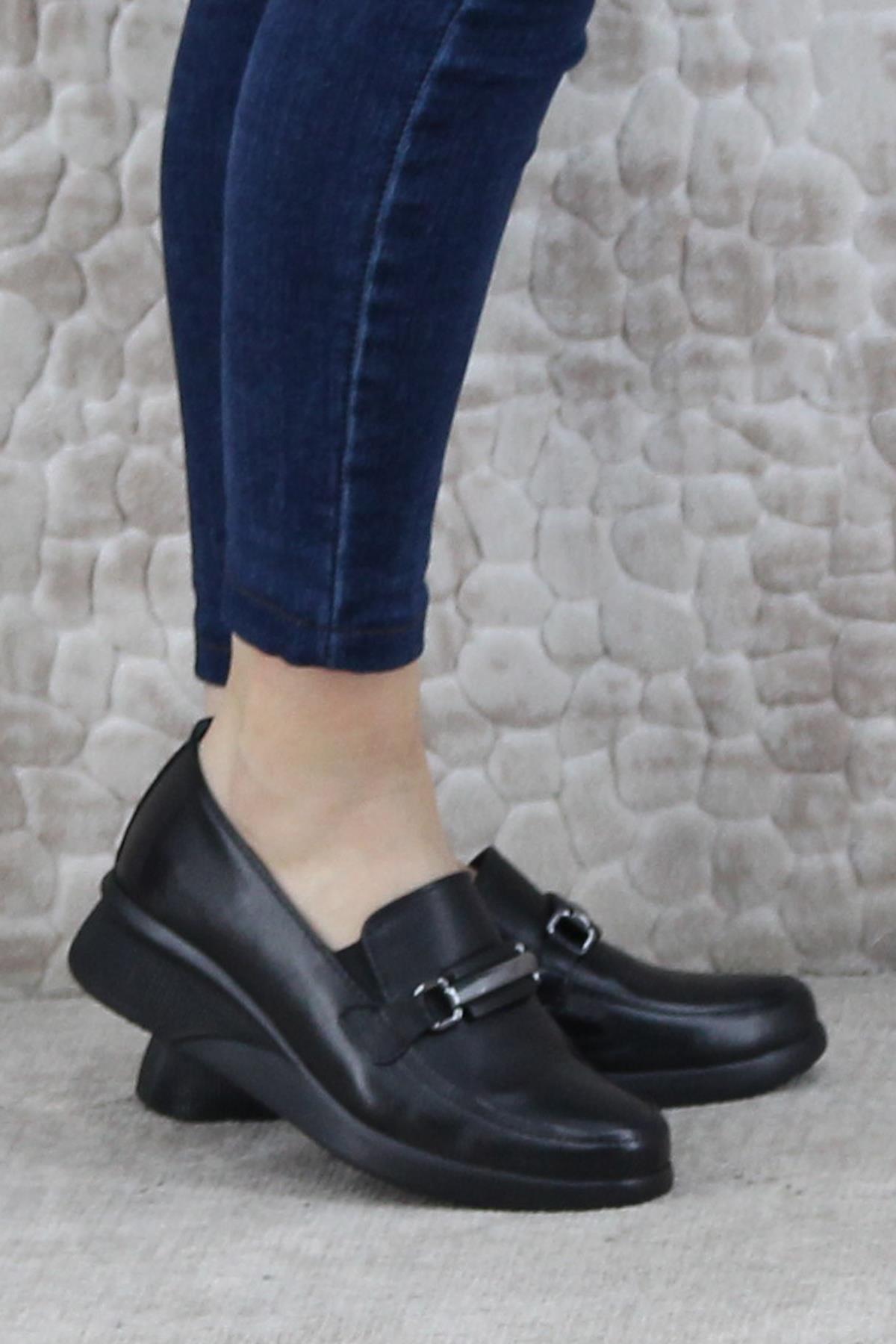 3225 Comfort Toka Detaylı Hakiki Deri Kadın Ayakkabı - Görsel 2