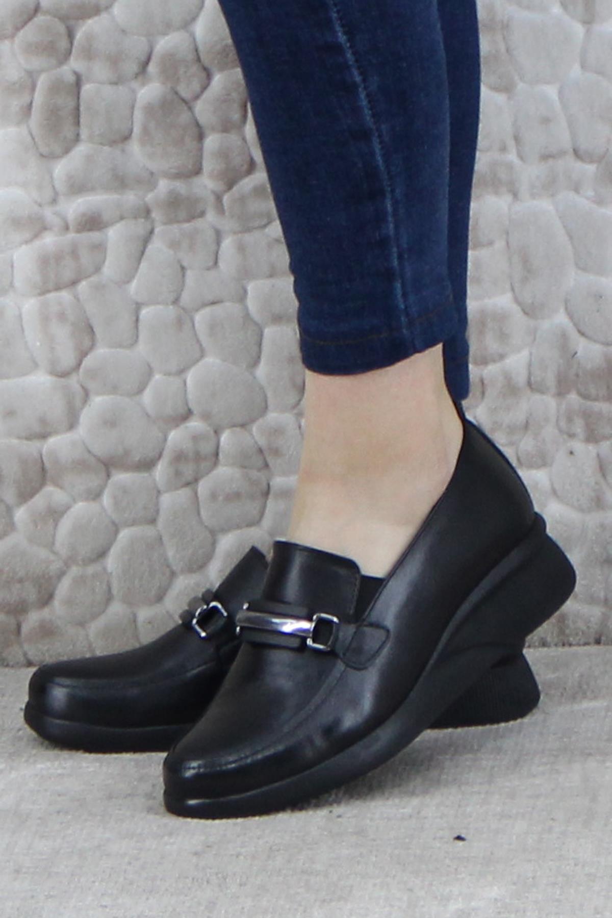 3225 Comfort Toka Detaylı Hakiki Deri Kadın Ayakkabı - Görsel 4