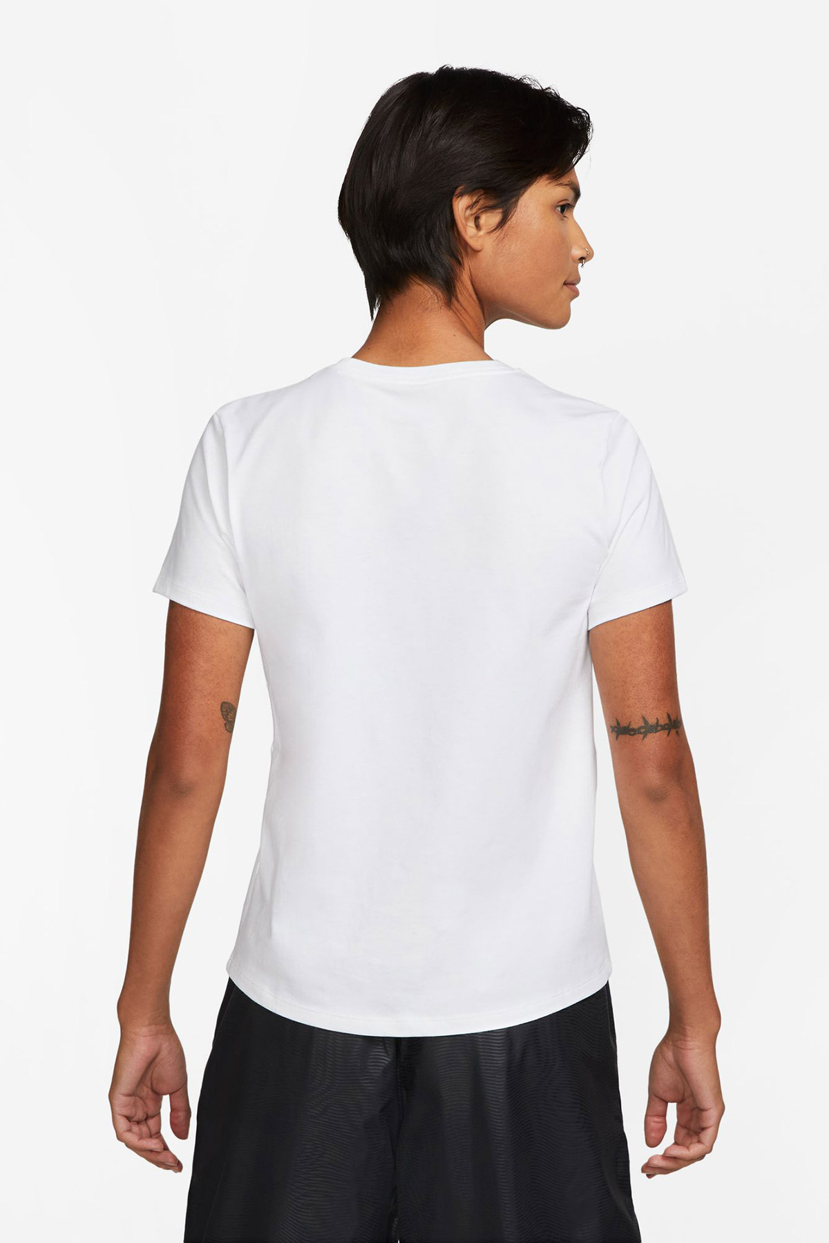 W NSW TEE ESSNTL ICN FTRA Beyaz Kadın Kısa Kol T-Shirt Fiyatları
