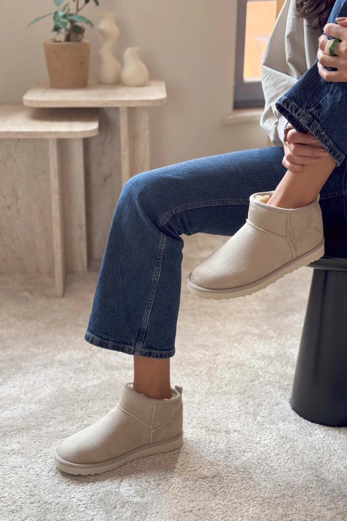 Ecemnur Süet İçi Kürklü Mini Boy Bilekte Kısa Kadın Bot - Görsel 3