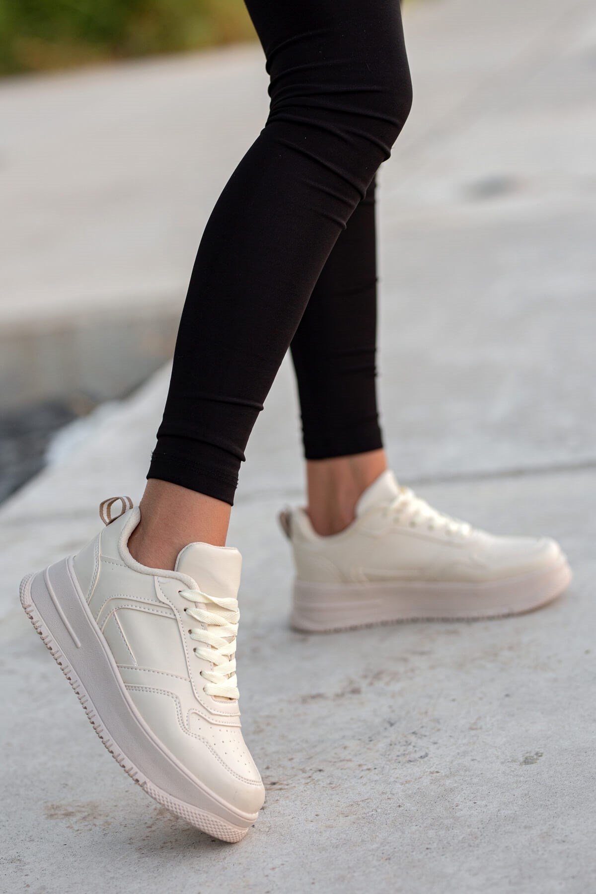 Bağcıklı Kadın Spor Ayakkabı BEJ BEJ - Görsel 2