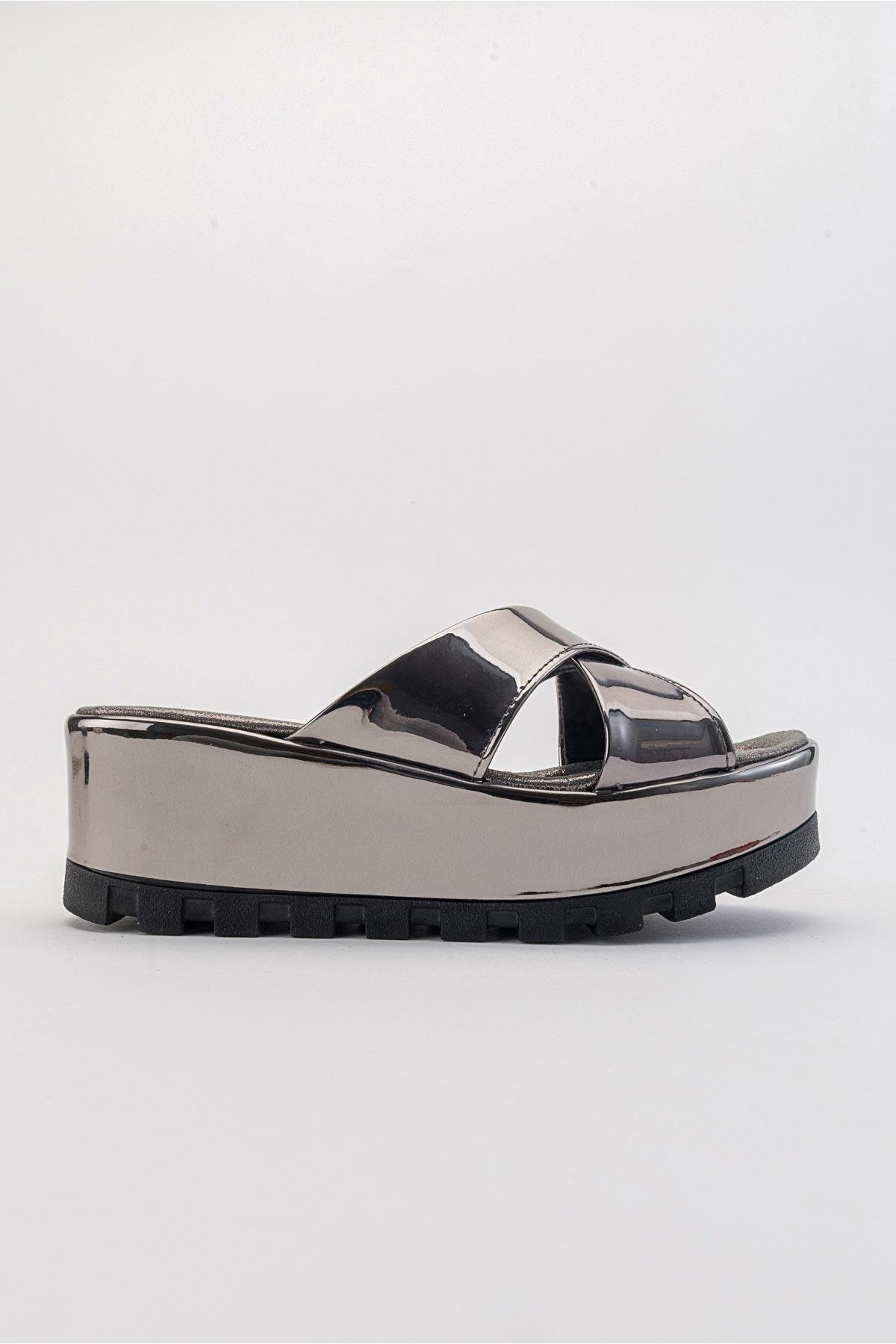 Çapraz Bantlı Kadın Terlik PLATİN AYNA - Görsel 3