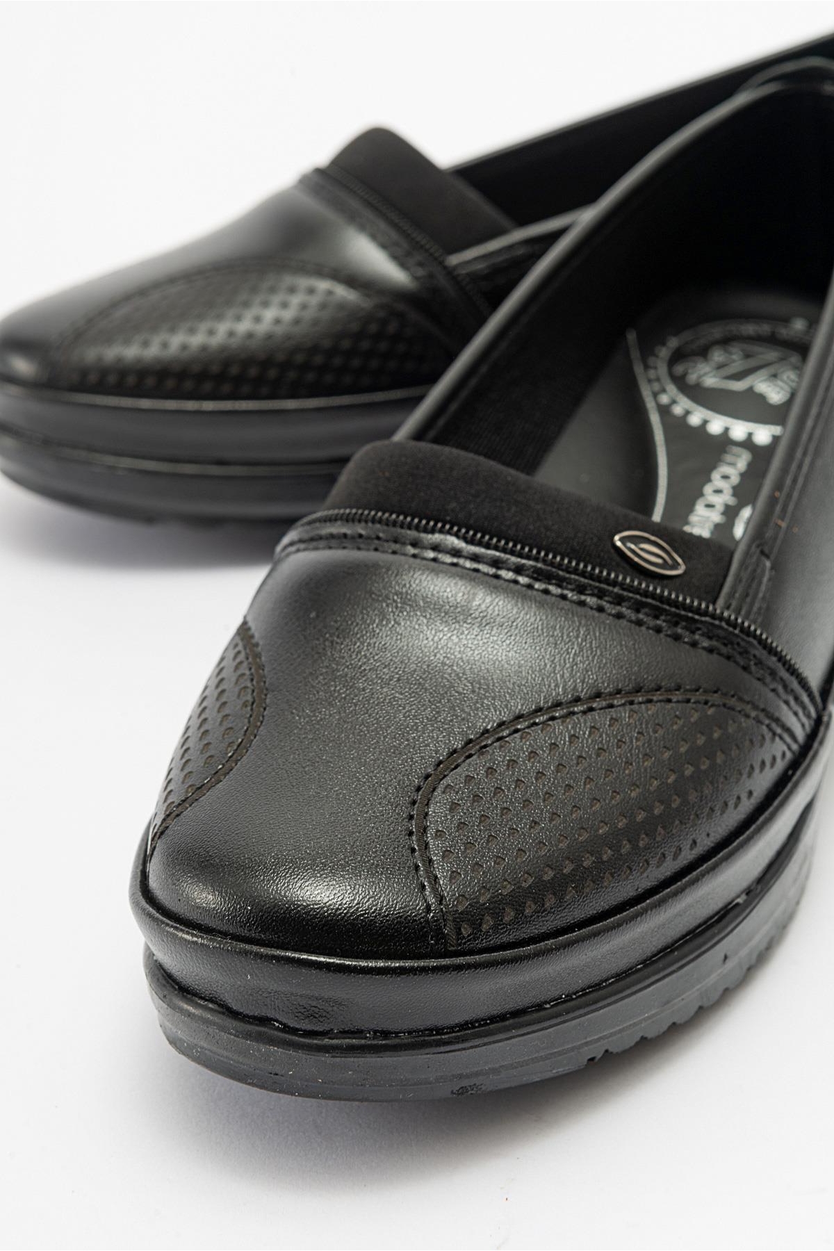 Kaydırmaz Kadın Günlük Ayakkabı SİYAH CİLT SİYAH - Görsel 4