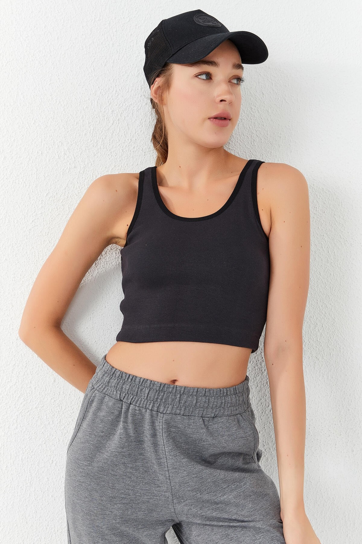 Füme Basic Sıfır Kol Dar Kalıp U Yaka Kadın Crop Top Atlet - 97160