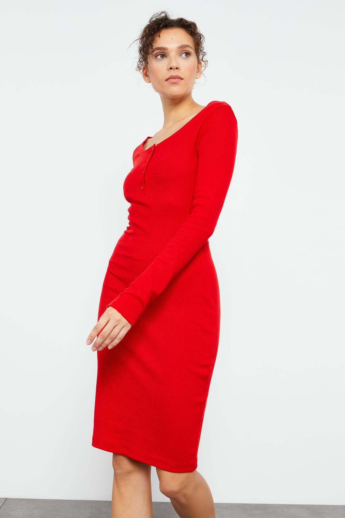 https://floimages.mncdn.com/media/catalog/product/25-01/09/201428948-2-1736407046.jpg