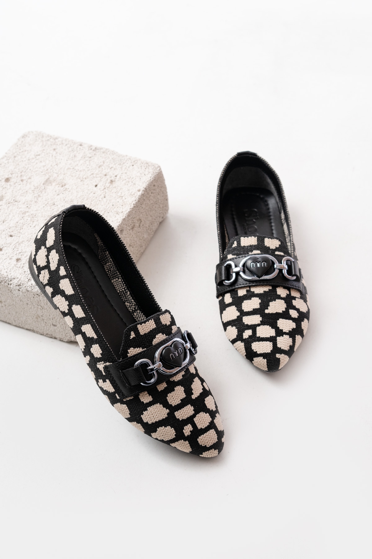 Miu Siyah Bej Toka Detaylı ( 1 cm Topuklu ) Sivri Burun Babet - Görsel 5