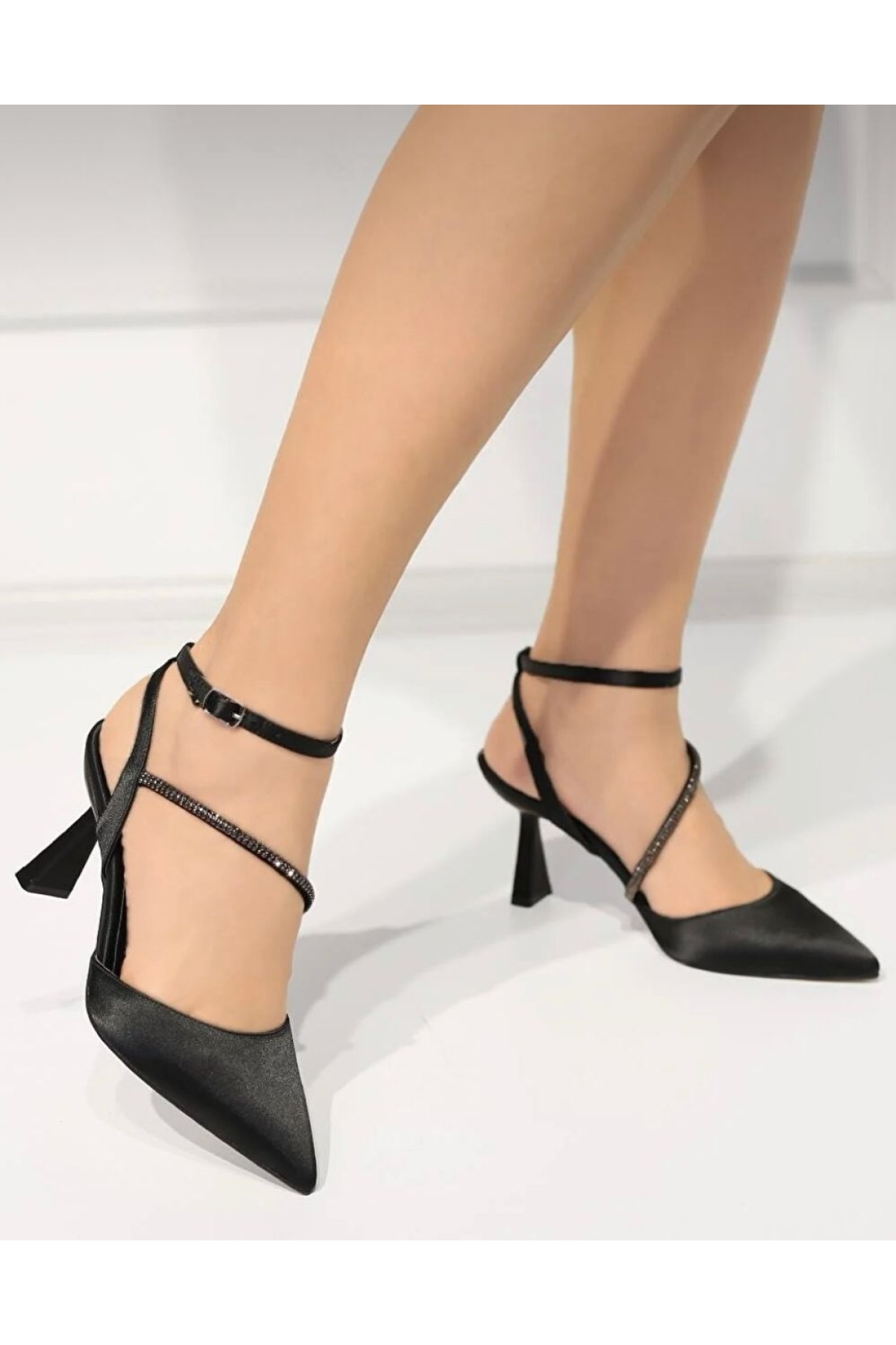 Arkası Açık Şerit Taşlı Stiletto Kadın Topuklu Ayakkabı - Görsel 4
