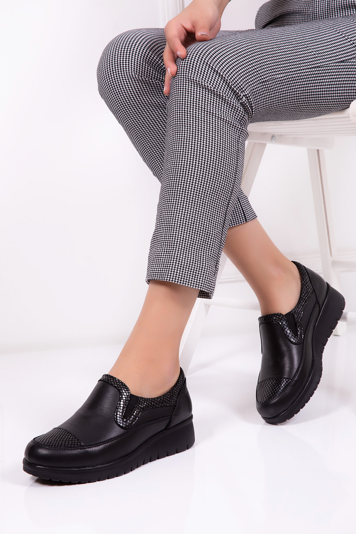 Gondol Hakiki Deri Sim Detaylı Anatomik Ayakkabı elnr.5757 - Görsel 2