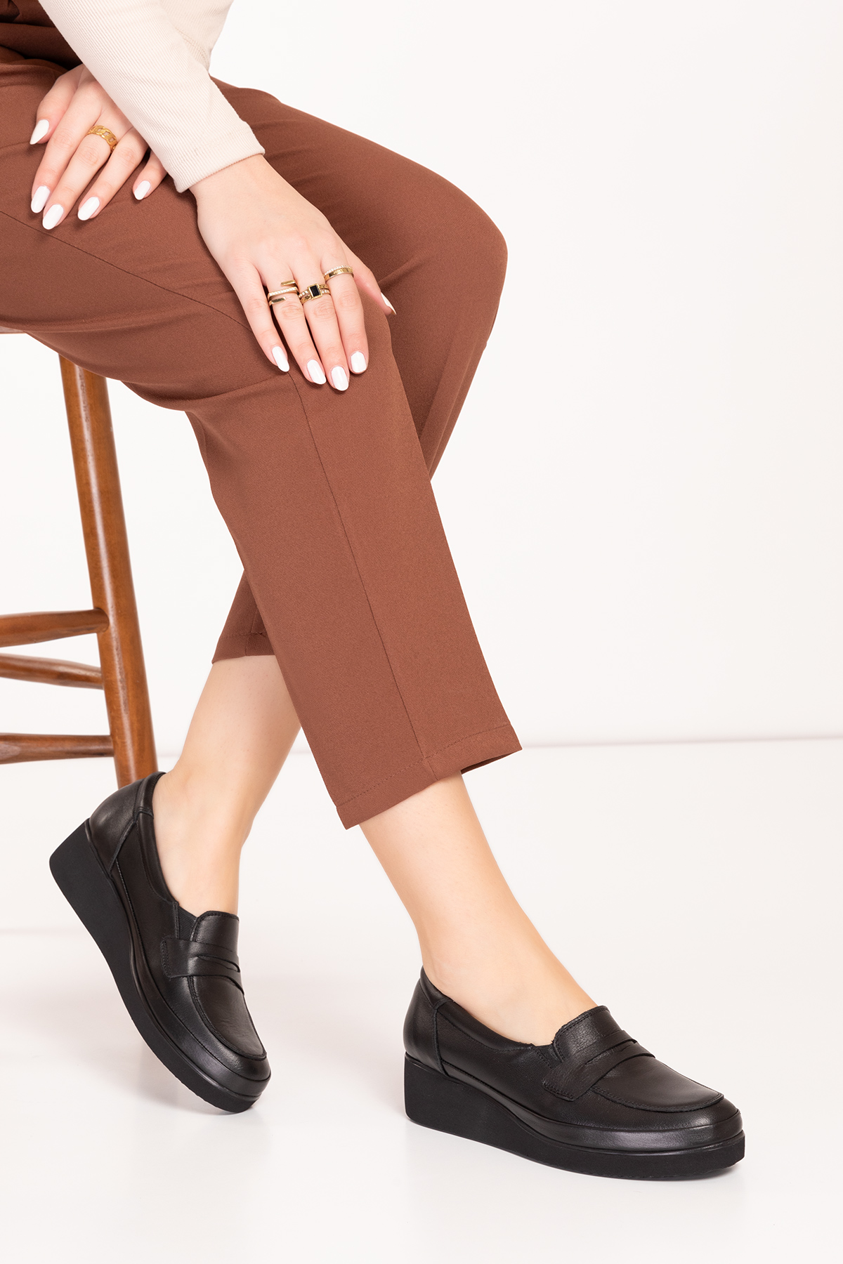 Gondol Kadın Hakiki Deri Rahat Ortopedik Anne Ayakkabı ndr.105 - Görsel 3