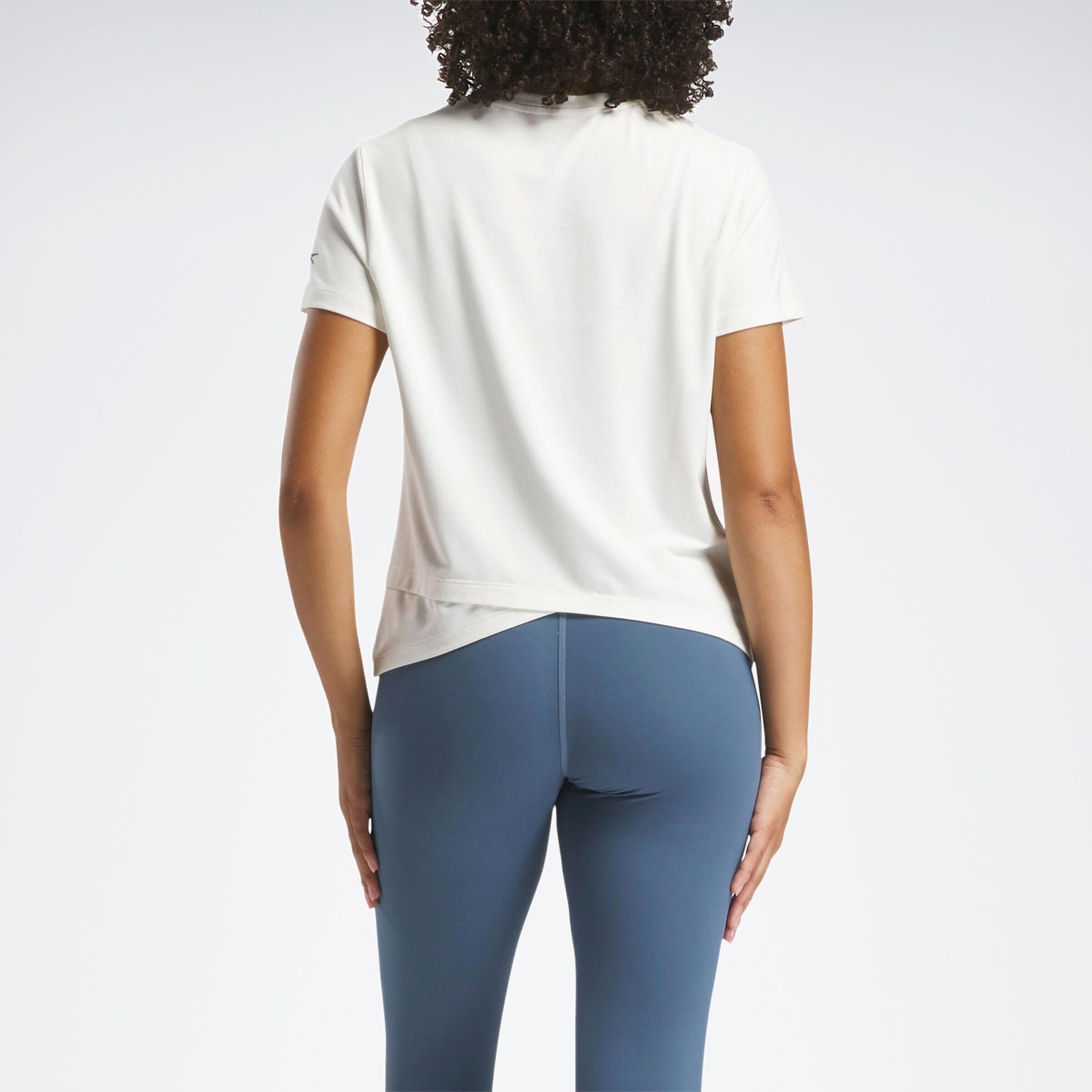 Reebok ACTIV COLL RBK-CHILL+DREA Ekru Kadın Kısa Kol T-Shirt