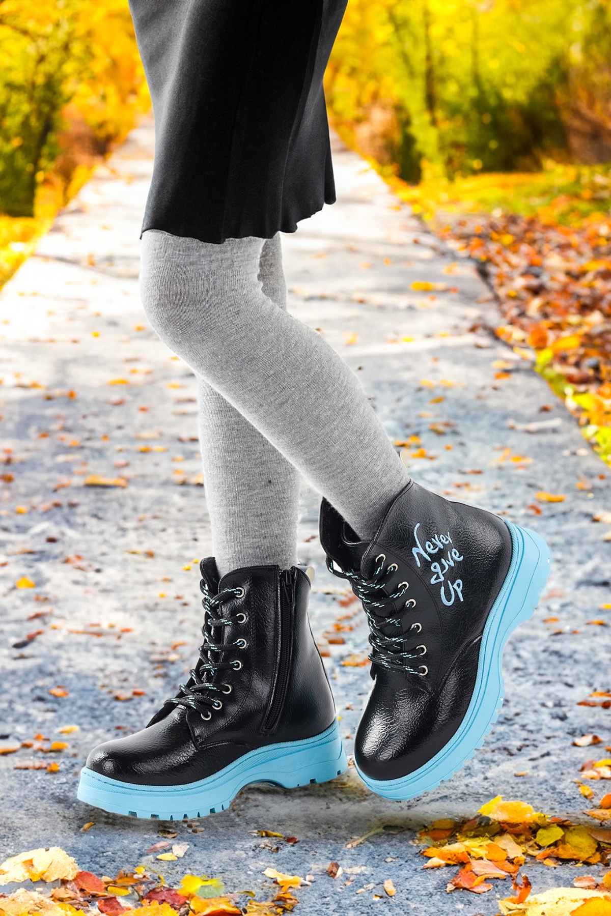 Never Çatlak Termo Taban Kız Çocuk Bot Siyah - Turkuaz - Görsel 3