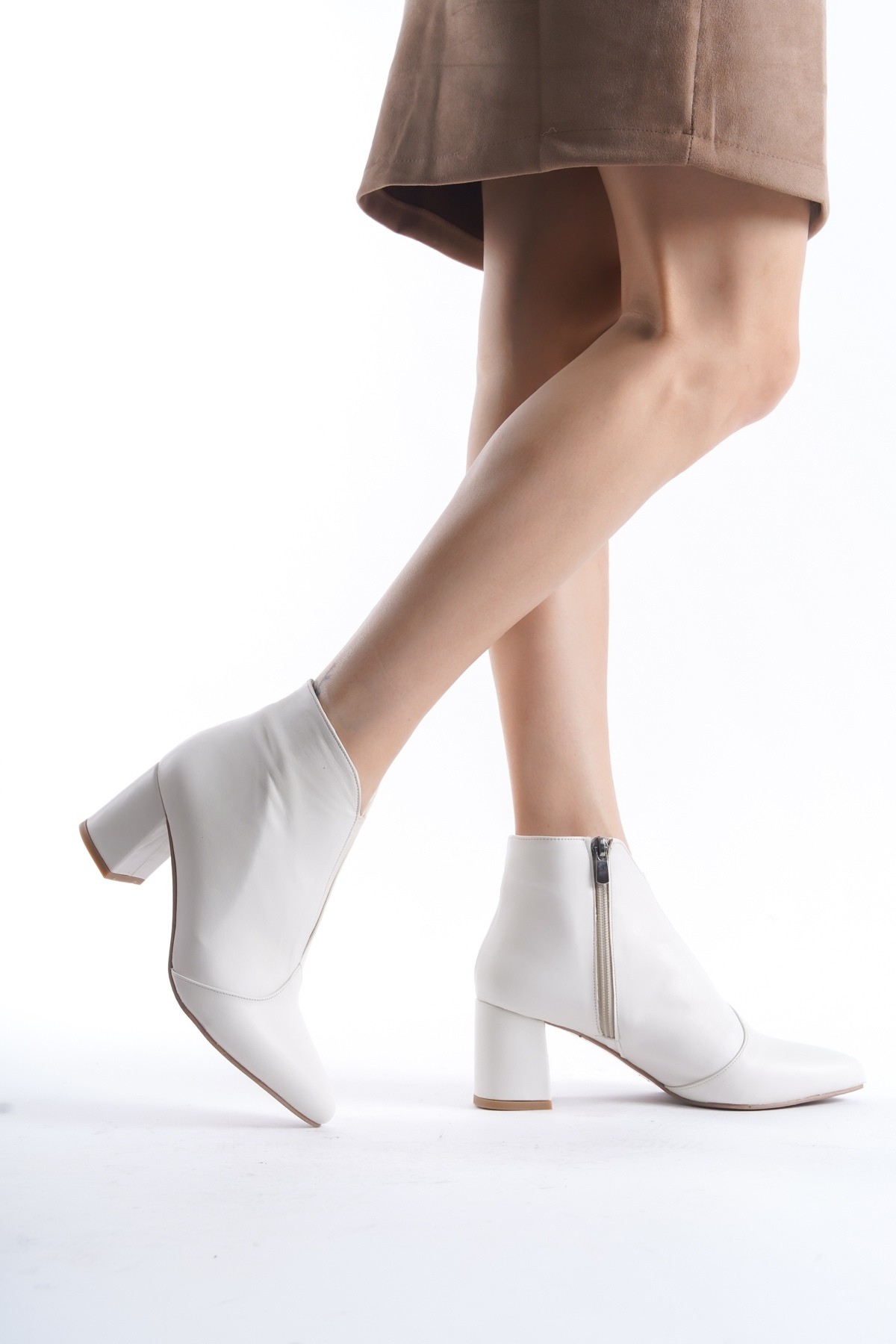 Lavi Bej Mat Hakiki Deri Kalın Topuklu Kadın Bot - Görsel 2