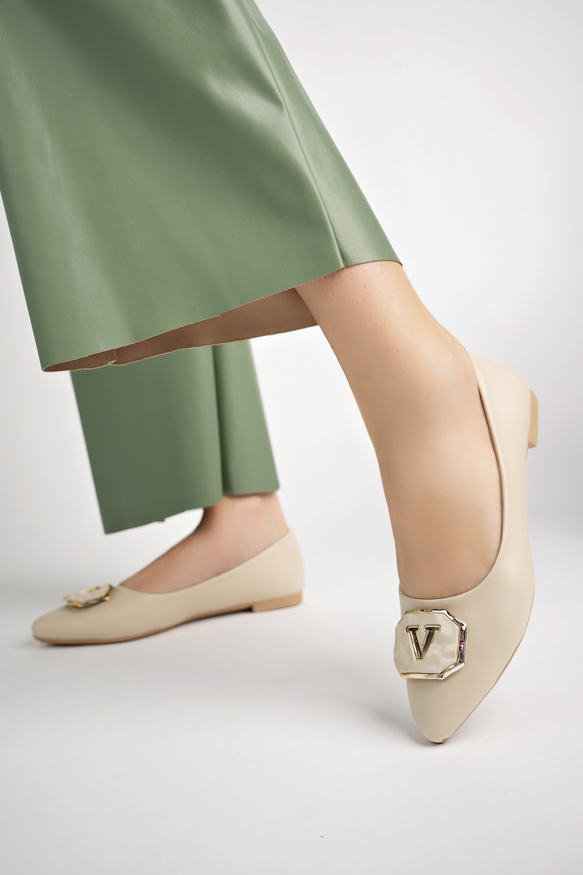 Kadın Yazlık Rahat Tokalı Sivri Burun Babet Ayakkabı .040 Ten - Görsel 3