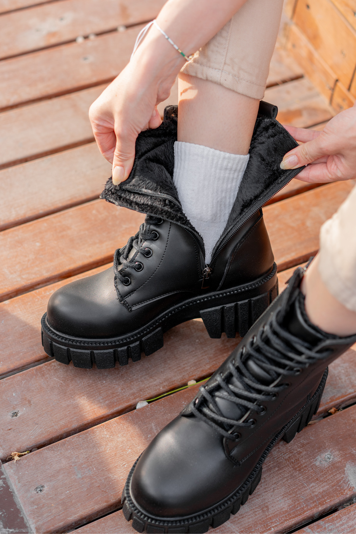 Kadın Ortopedik İç Taban içi Kürklü Su Geçirmez Kaymaz Kauçuk Taban Garantili Kı Siyah - Görsel 6