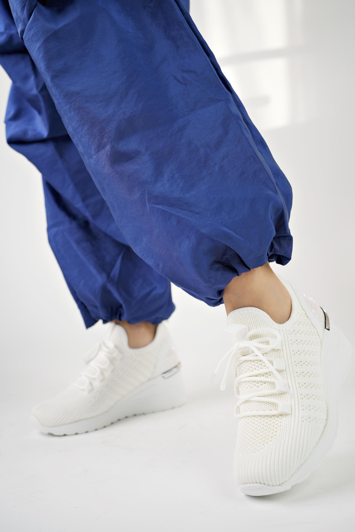 Muggo Muggo Beyaz TYRA Garantili Kadın Ortopedik Yüksek Taban Günlük Bağcıklı Triko Sneaker Spor Ayakkabı Flo'da! Beyaz - 9. görsel