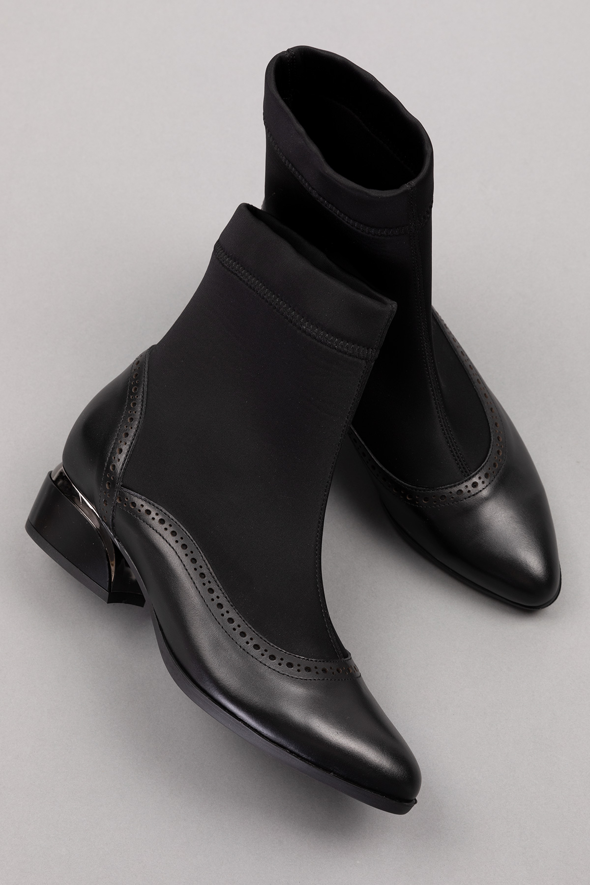 Gondol Kadın Hakiki Deri Kısa Topuklu Üst Streçli Bot Ast.229 - Görsel 3