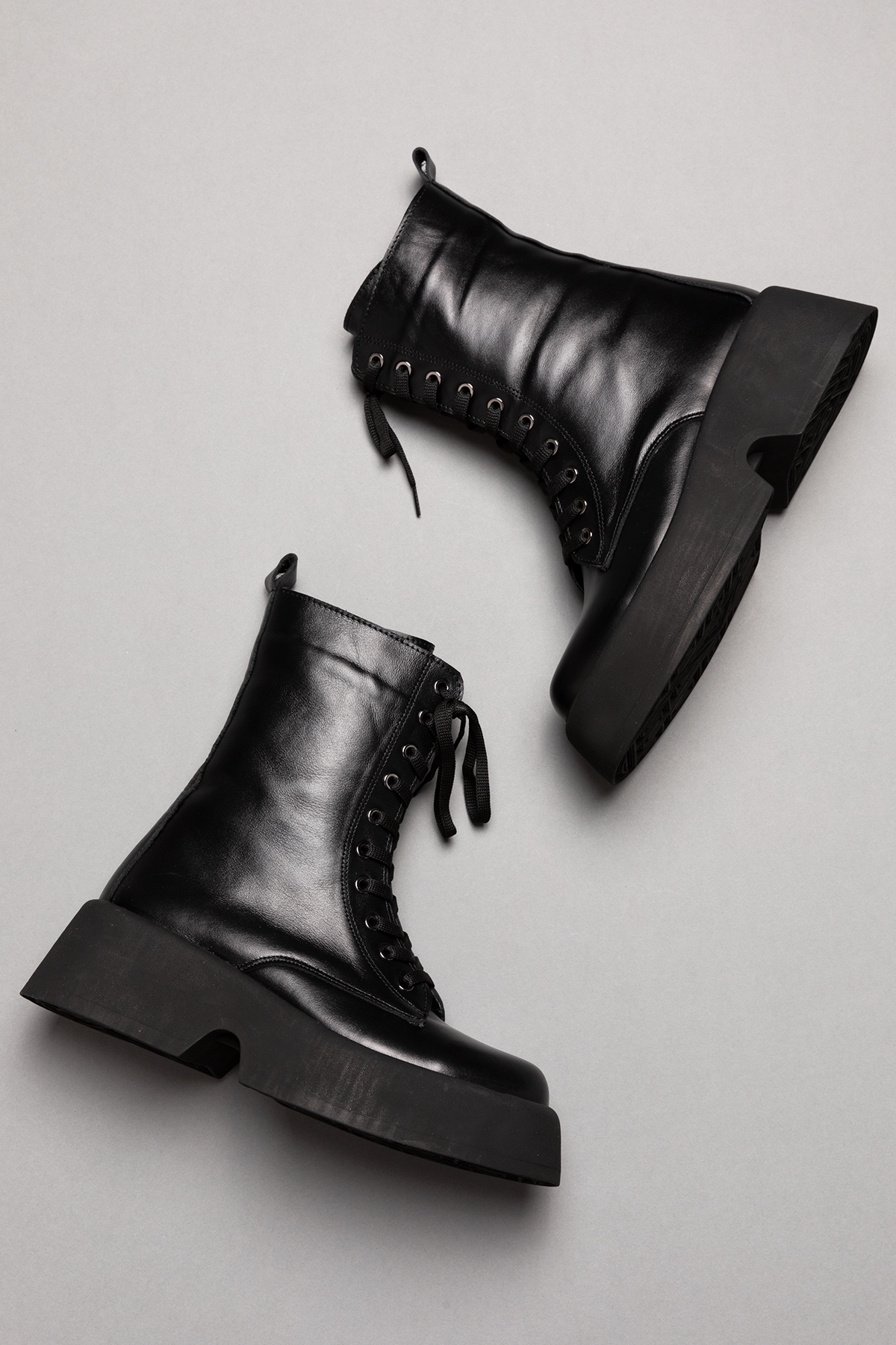 Gondol Kadın Hakiki Deri Hafif Taban Şık Bot rg.35231 - Görsel 3