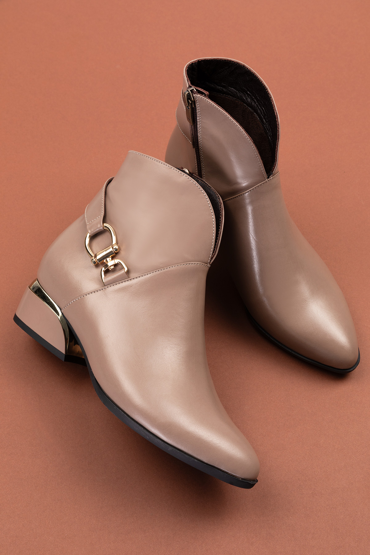 Gondol Kadın Hakiki Deri Toka Detay Orta Boy Topuk Bot Ast.228 - Görsel 4